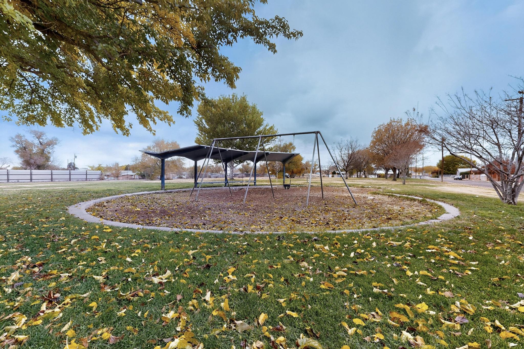 Photo 3 — 305 San Jose Avenue SE