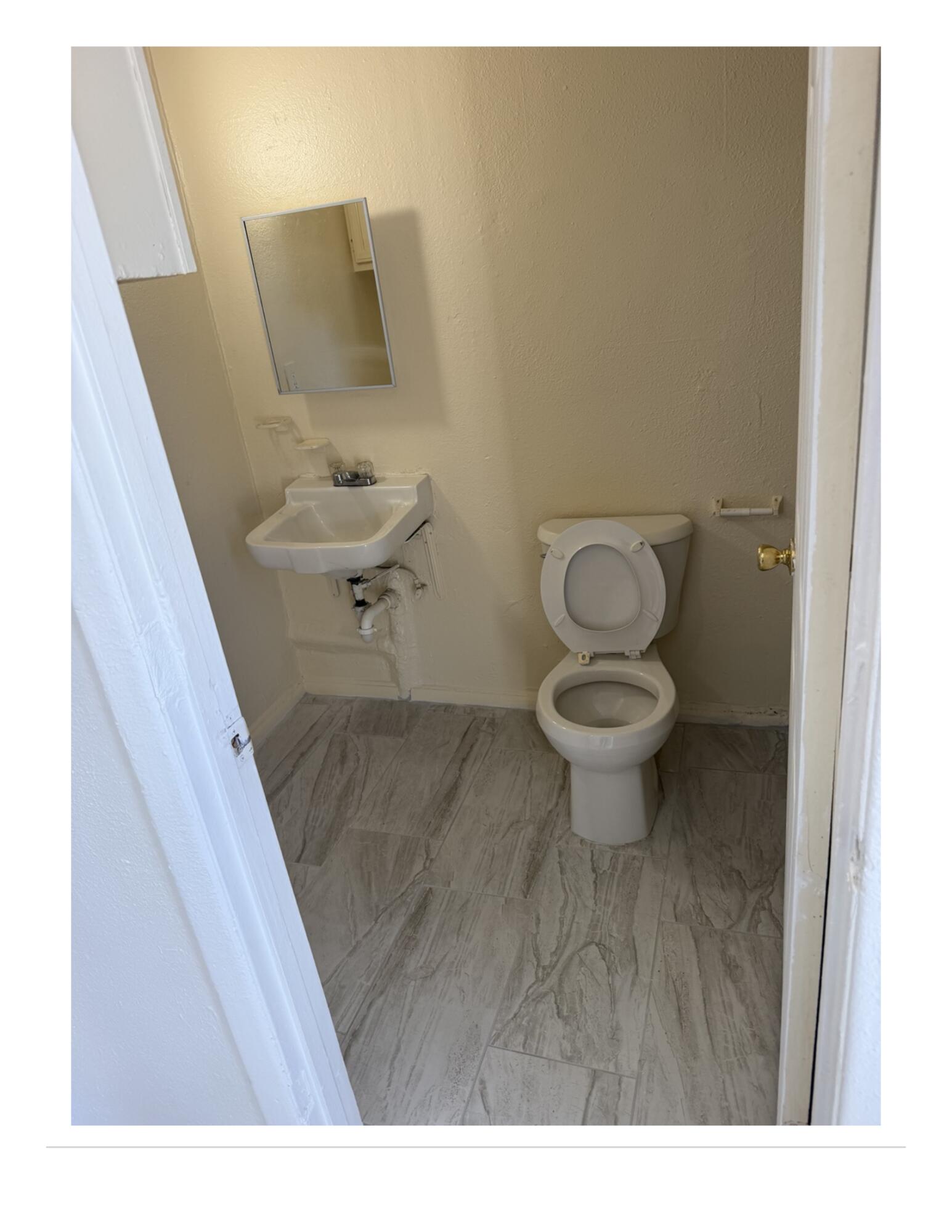 Photo 2 — 209 Texas Street NE