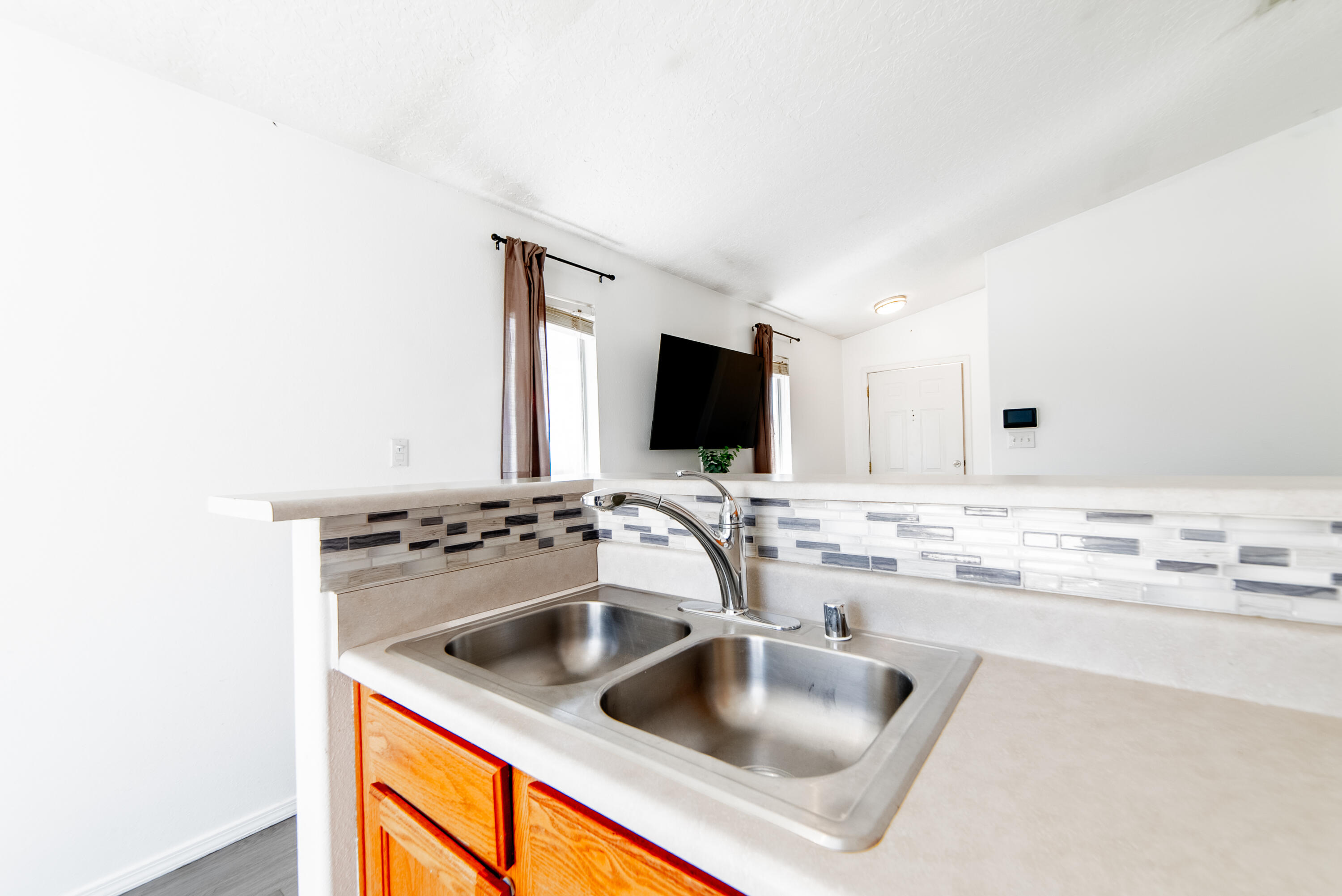 Photo 3 — 6009 Cyonus Avenue NW