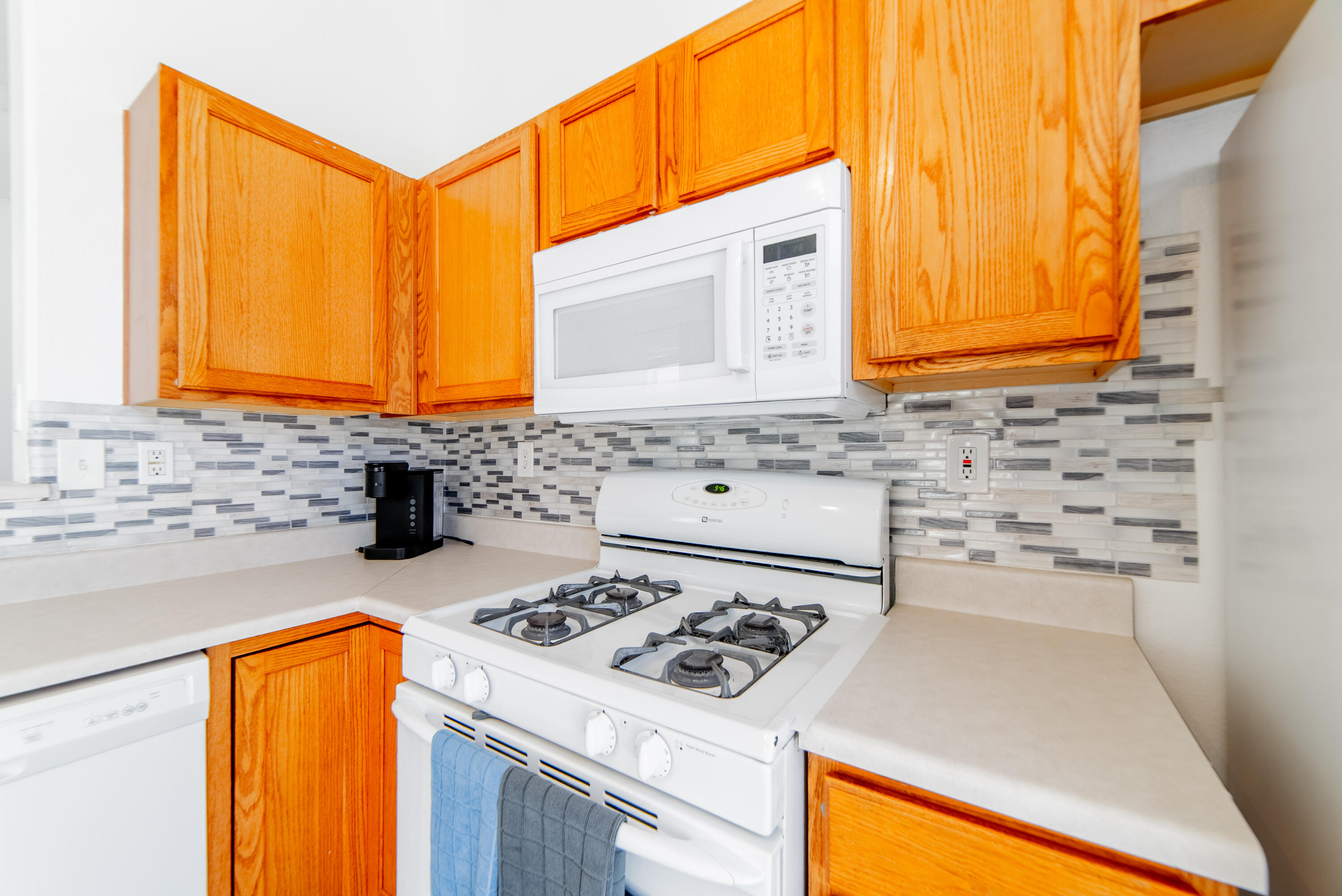 Photo 2 — 6009 Cyonus Avenue NW