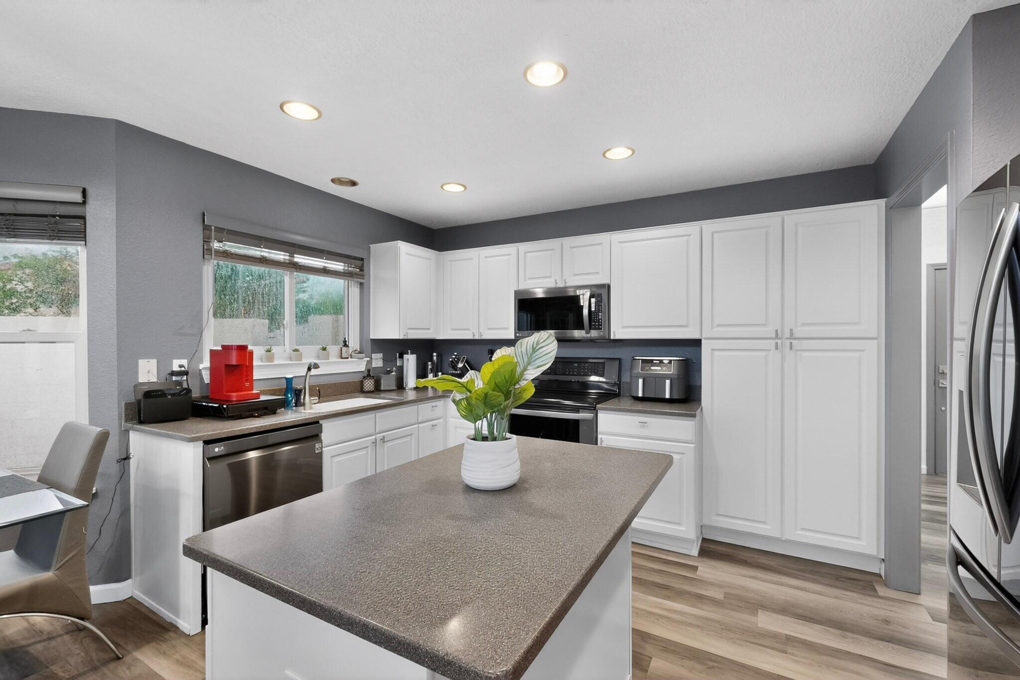 Photo 20 — 233 Nicklaus Drive SE