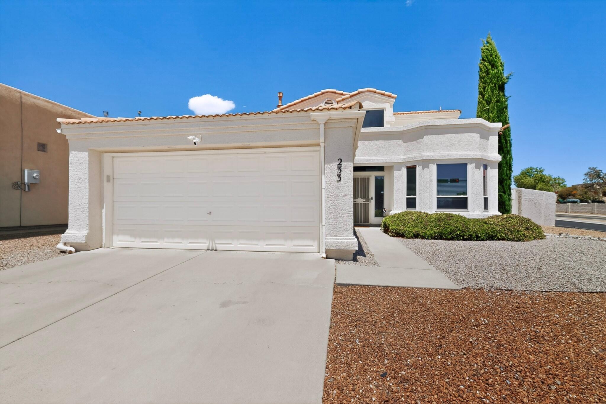 Photo 3 — 233 Nicklaus Drive SE