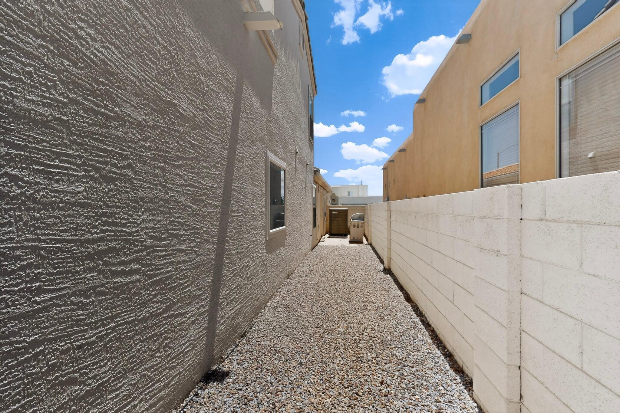 Photo 11 — 233 Nicklaus Drive SE