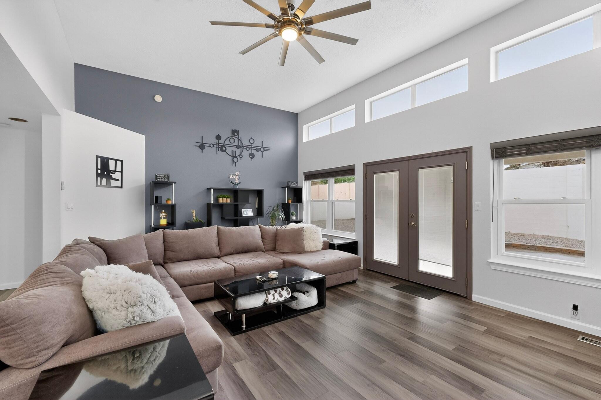 Photo 15 — 233 Nicklaus Drive SE