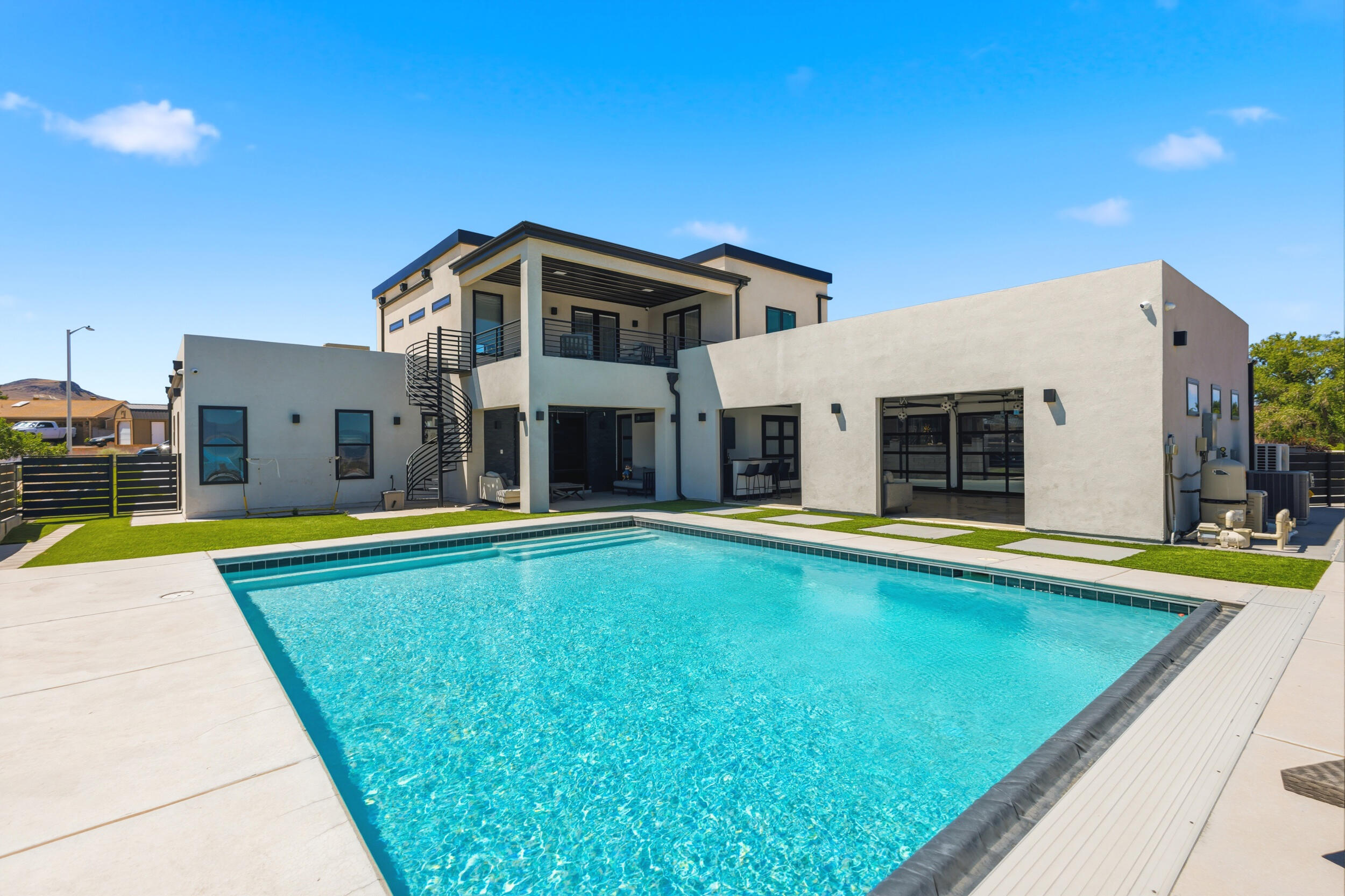 1320 Crestview Drive SW, Los Lunas, NM 87031