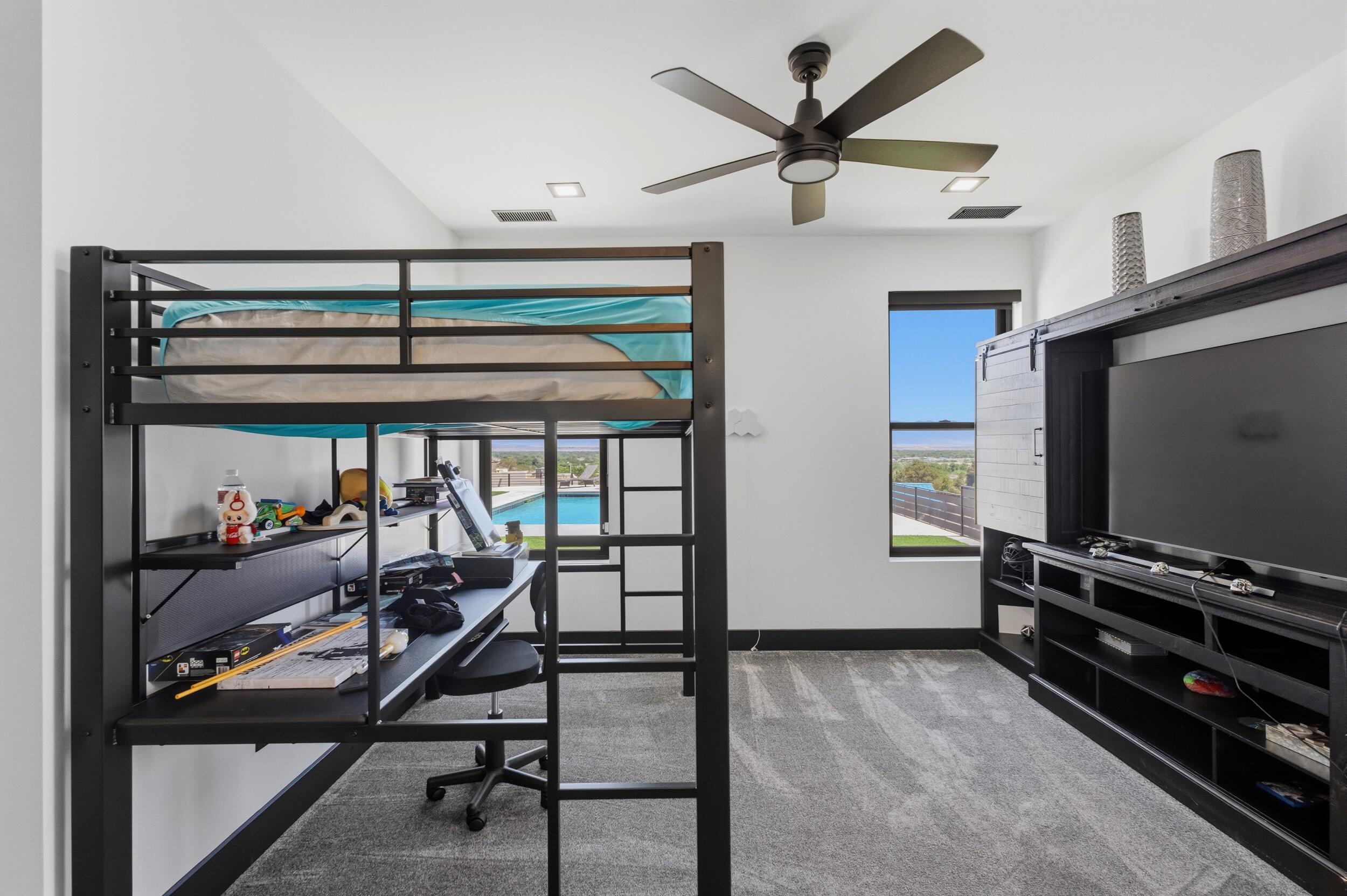 Photo 3 — 1320 Crestview Drive SW