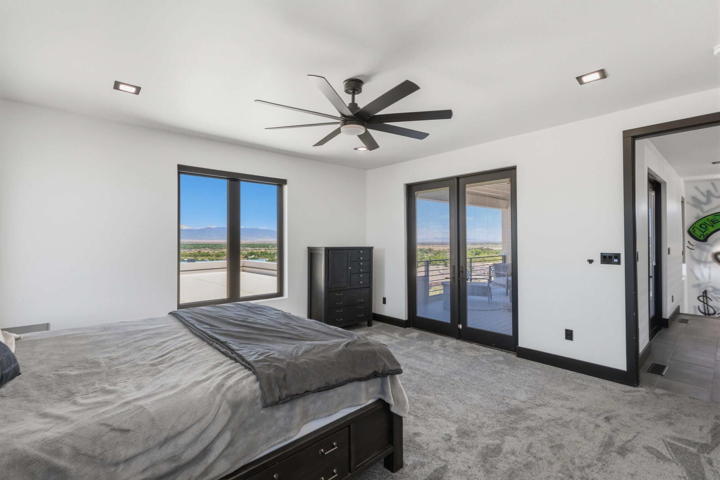 Photo 13 — 1320 Crestview Drive SW