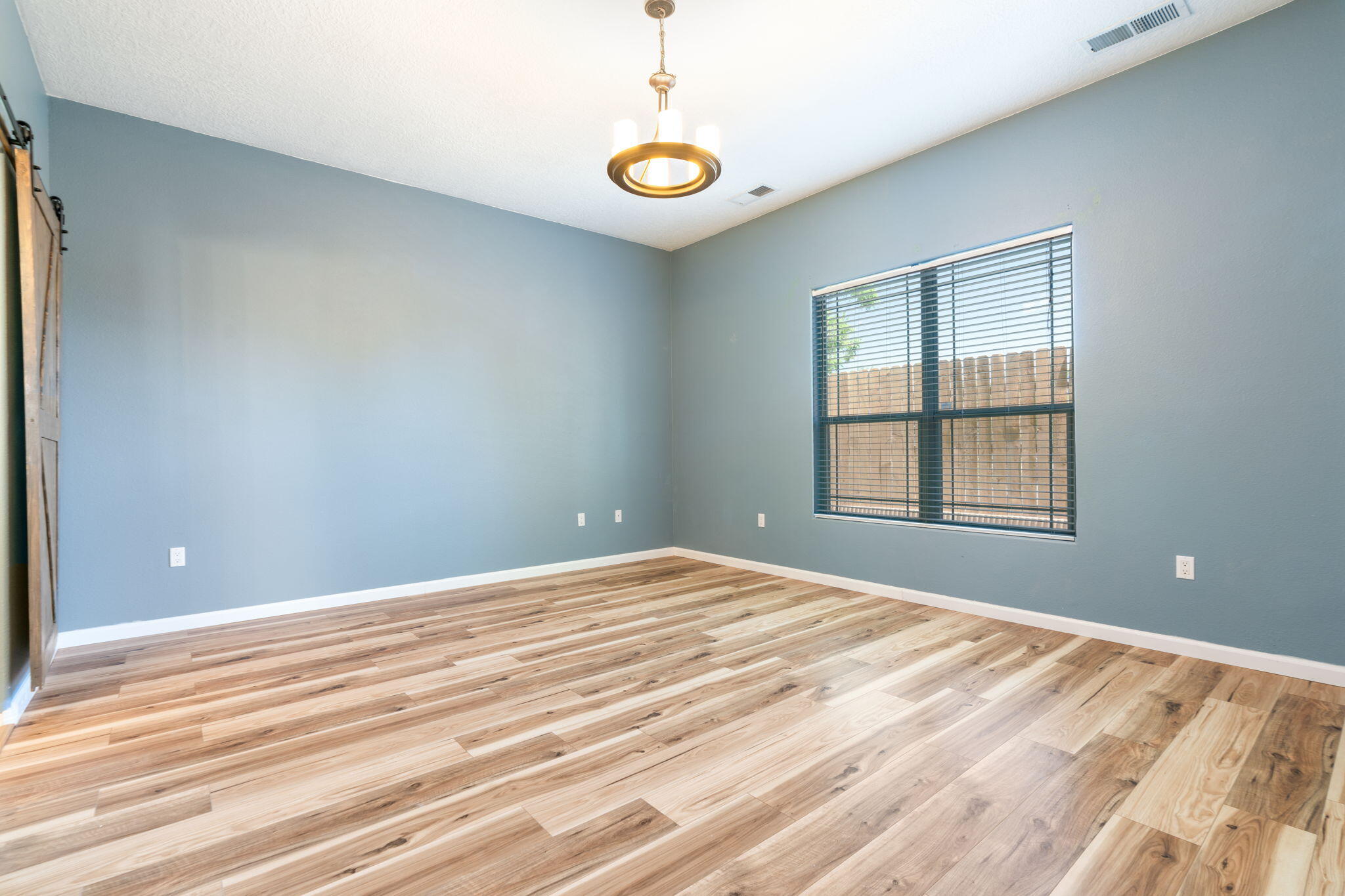 Photo 19 — 212 Riesling Road