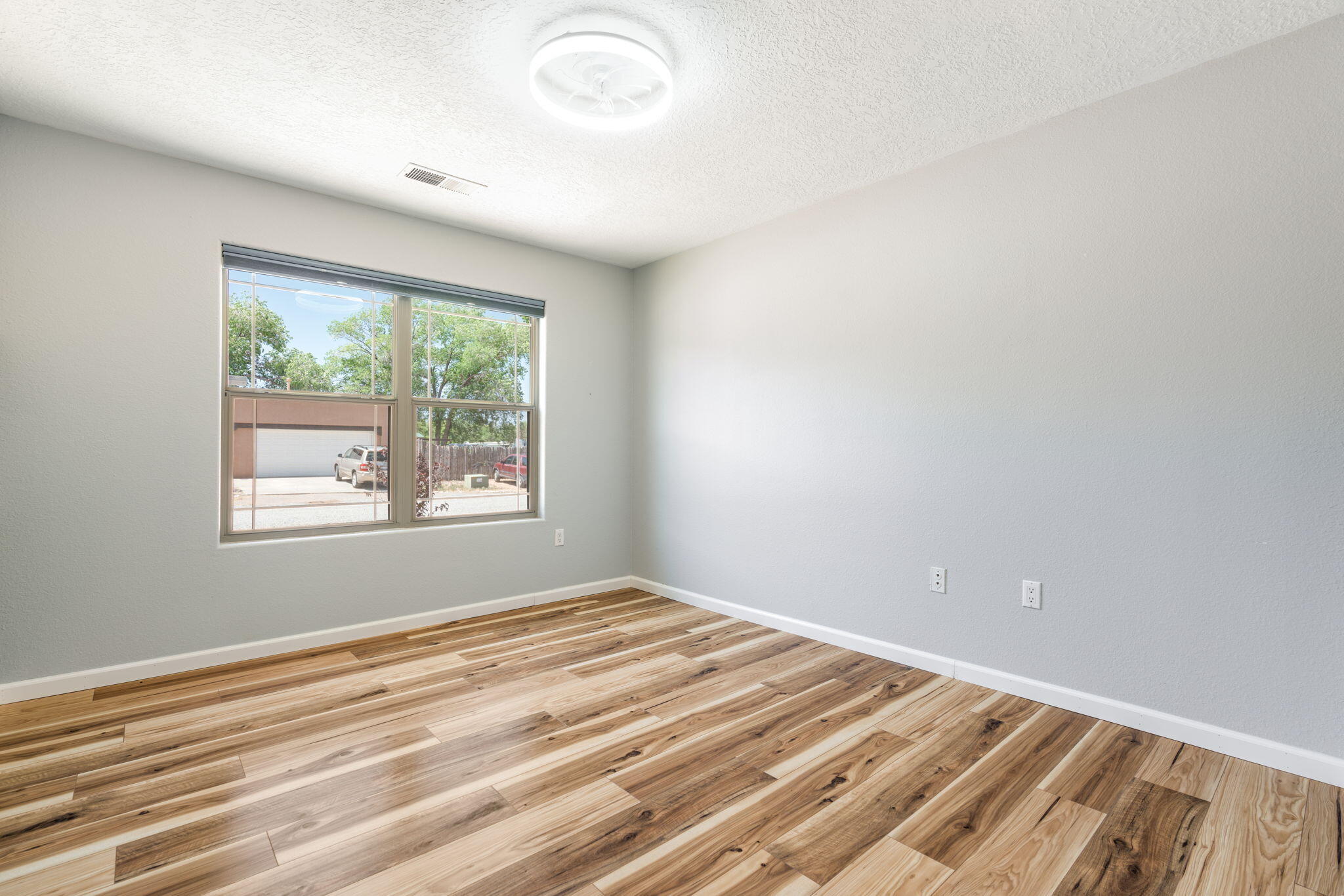 Photo 13 — 212 Riesling Road