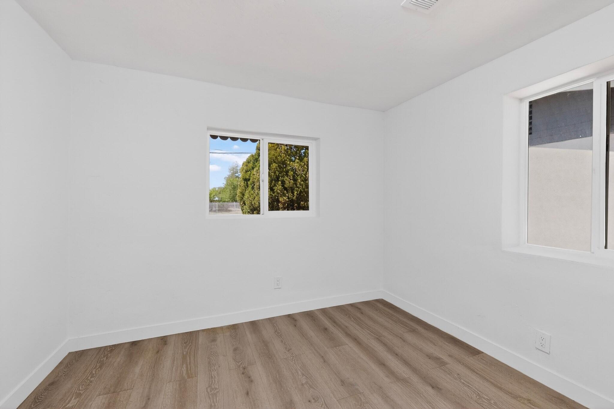Photo 19 — 1104 E River Road