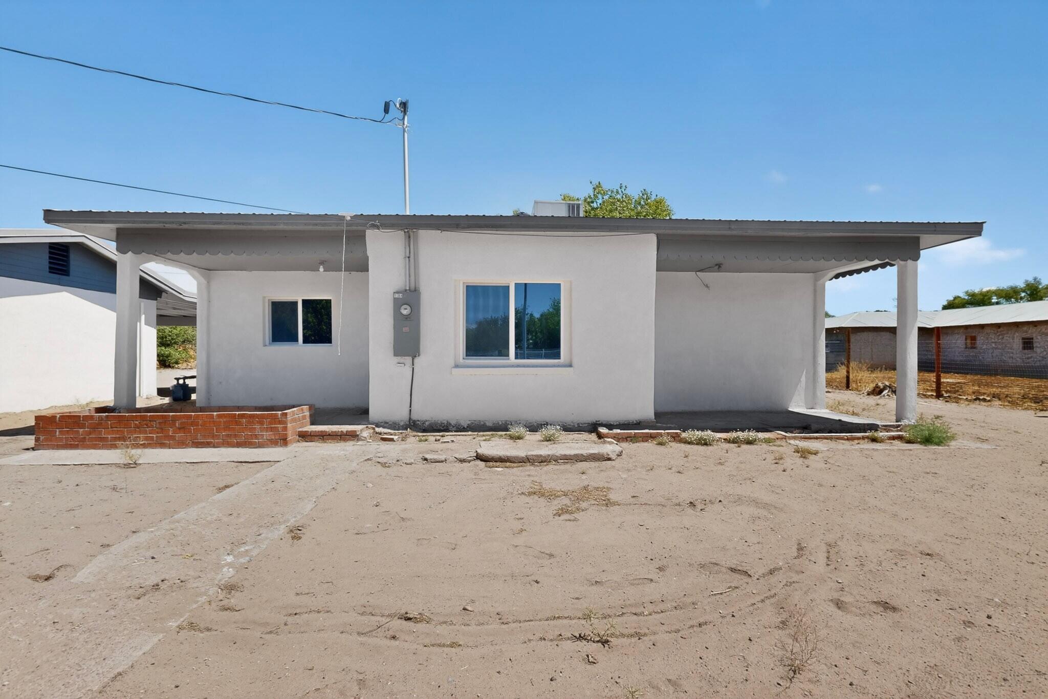 Photo 5 — 1104 E River Road