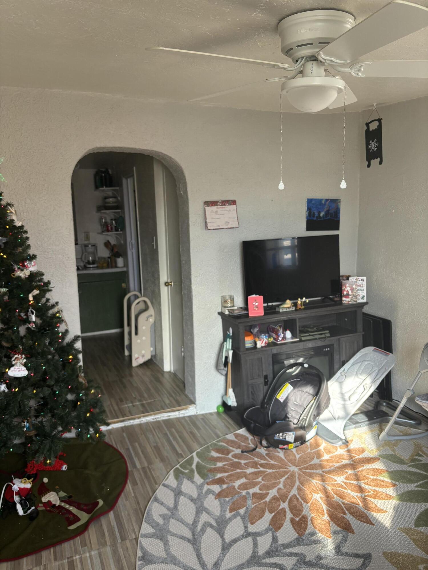 Photo 18 — 427 Odelia Road NE
