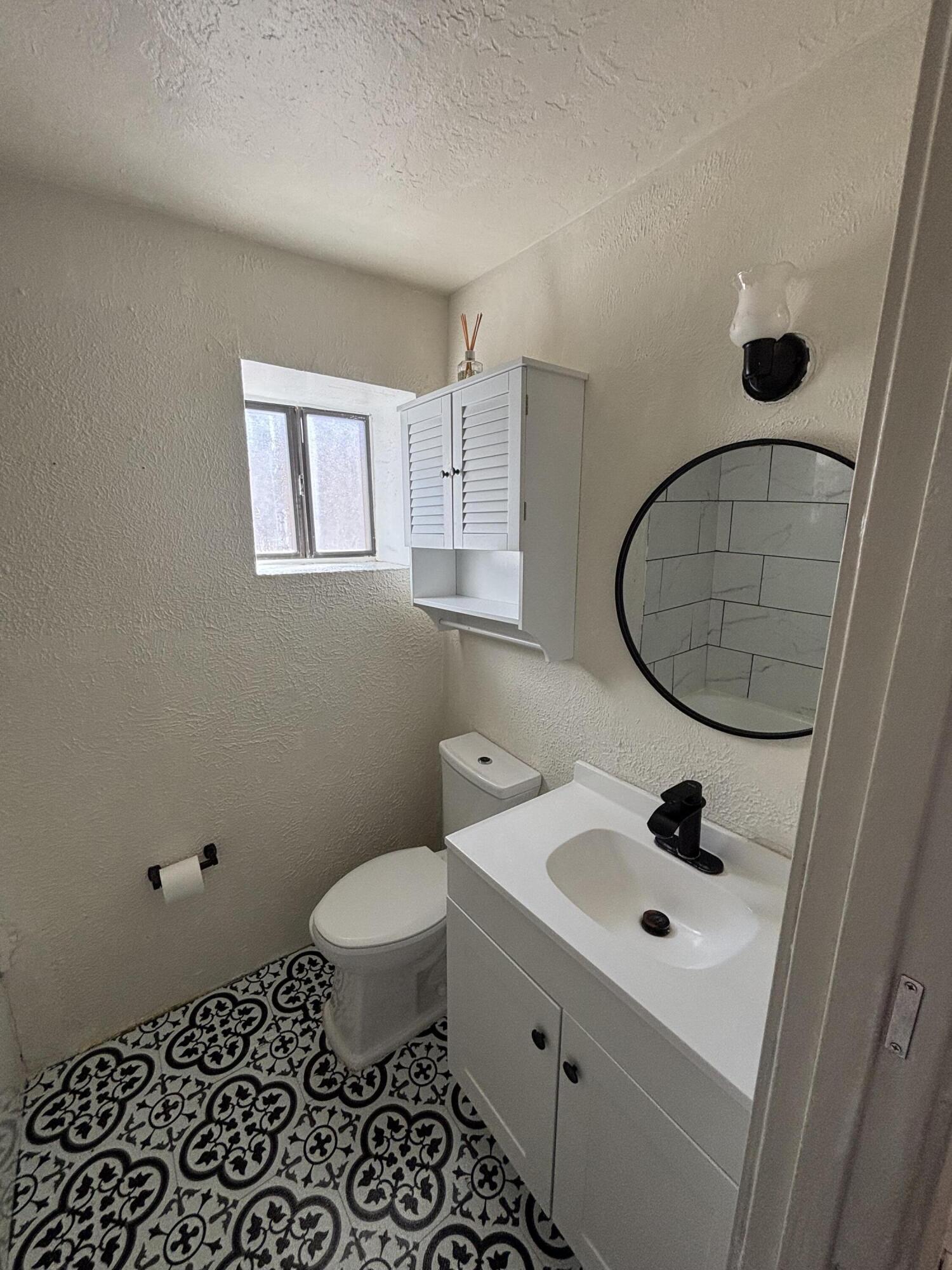 Photo 12 — 427 Odelia Road NE
