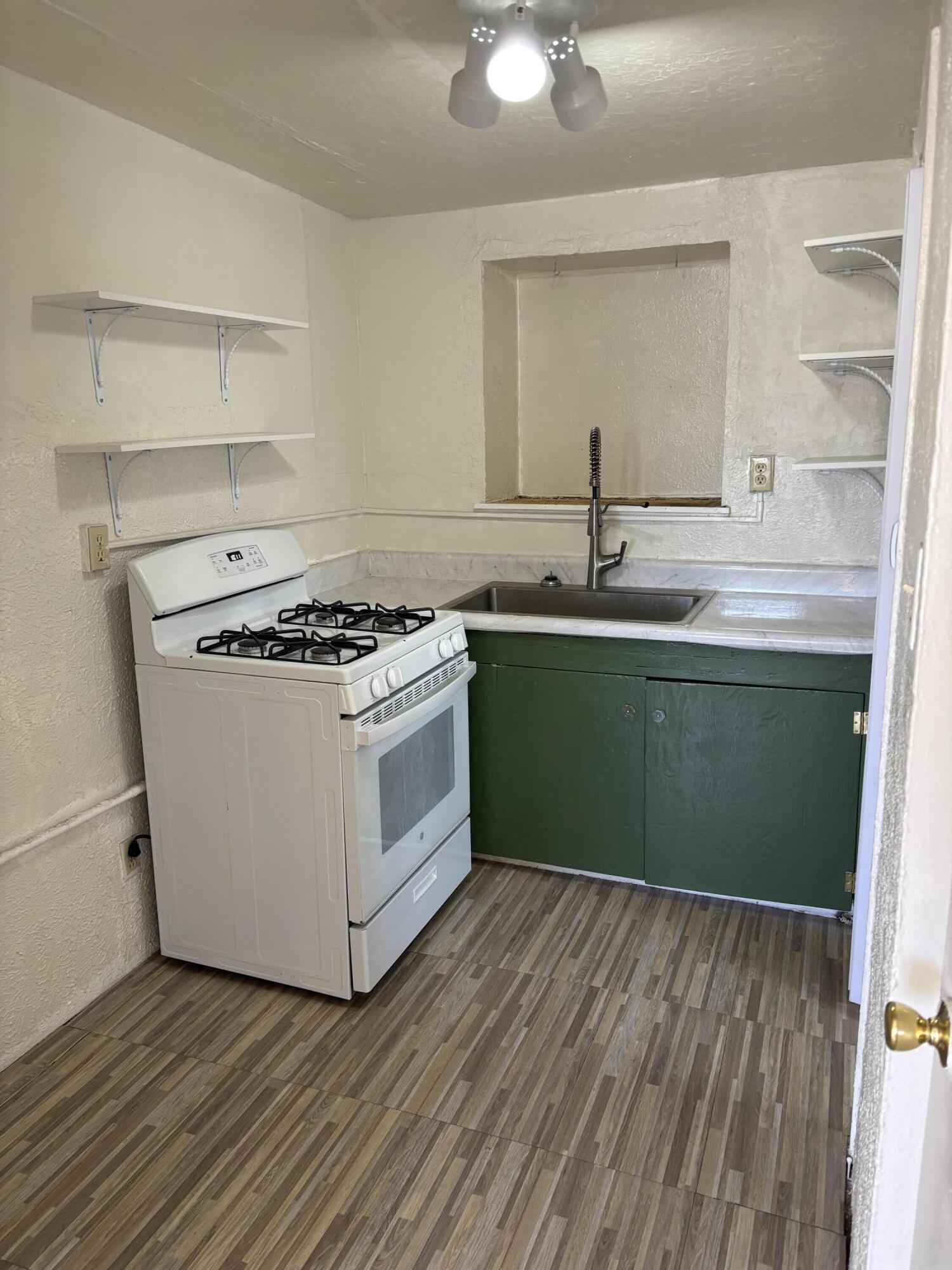 Photo 8 — 427 Odelia Road NE
