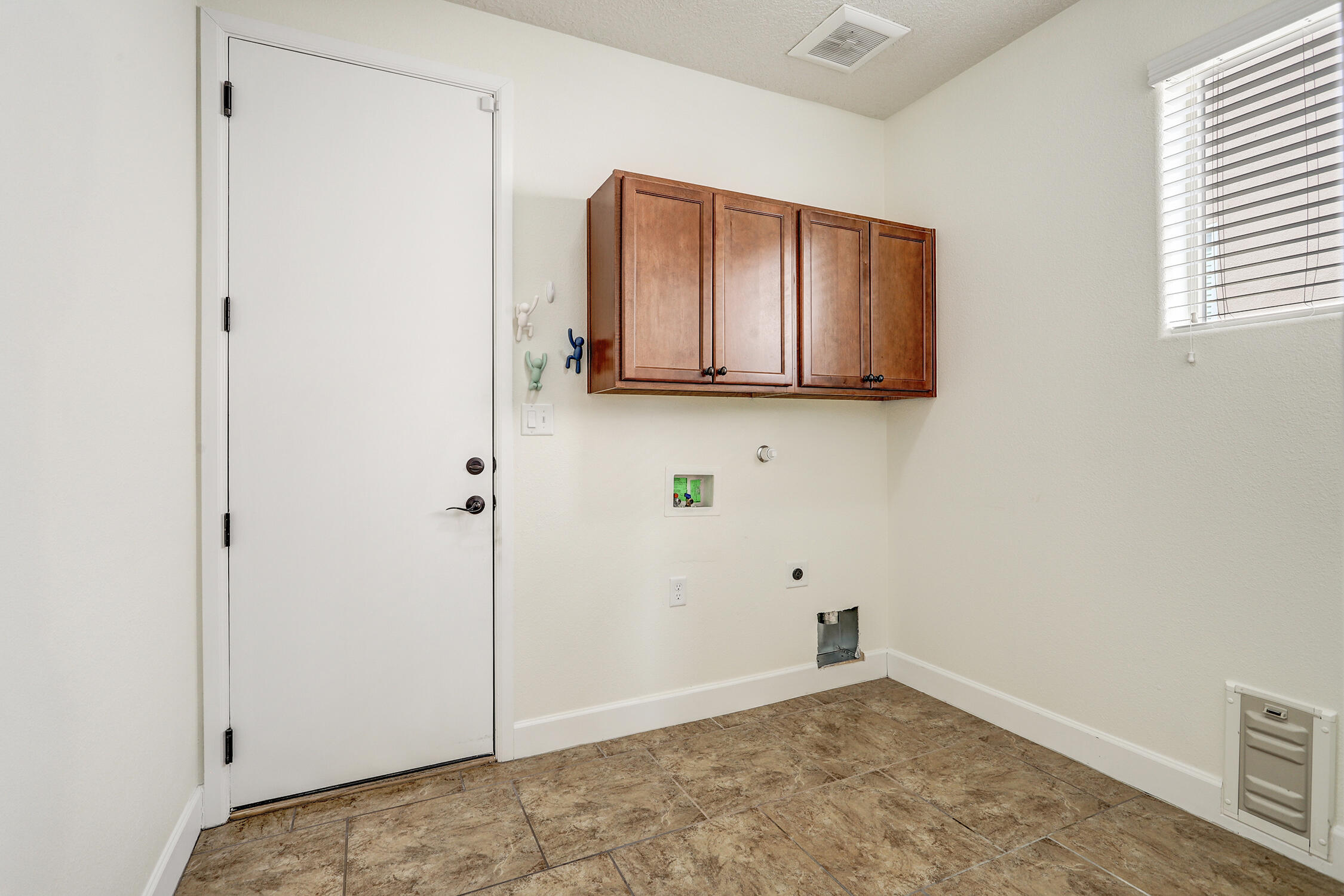 Photo 5 — 6371 Camino De Paz Road NW