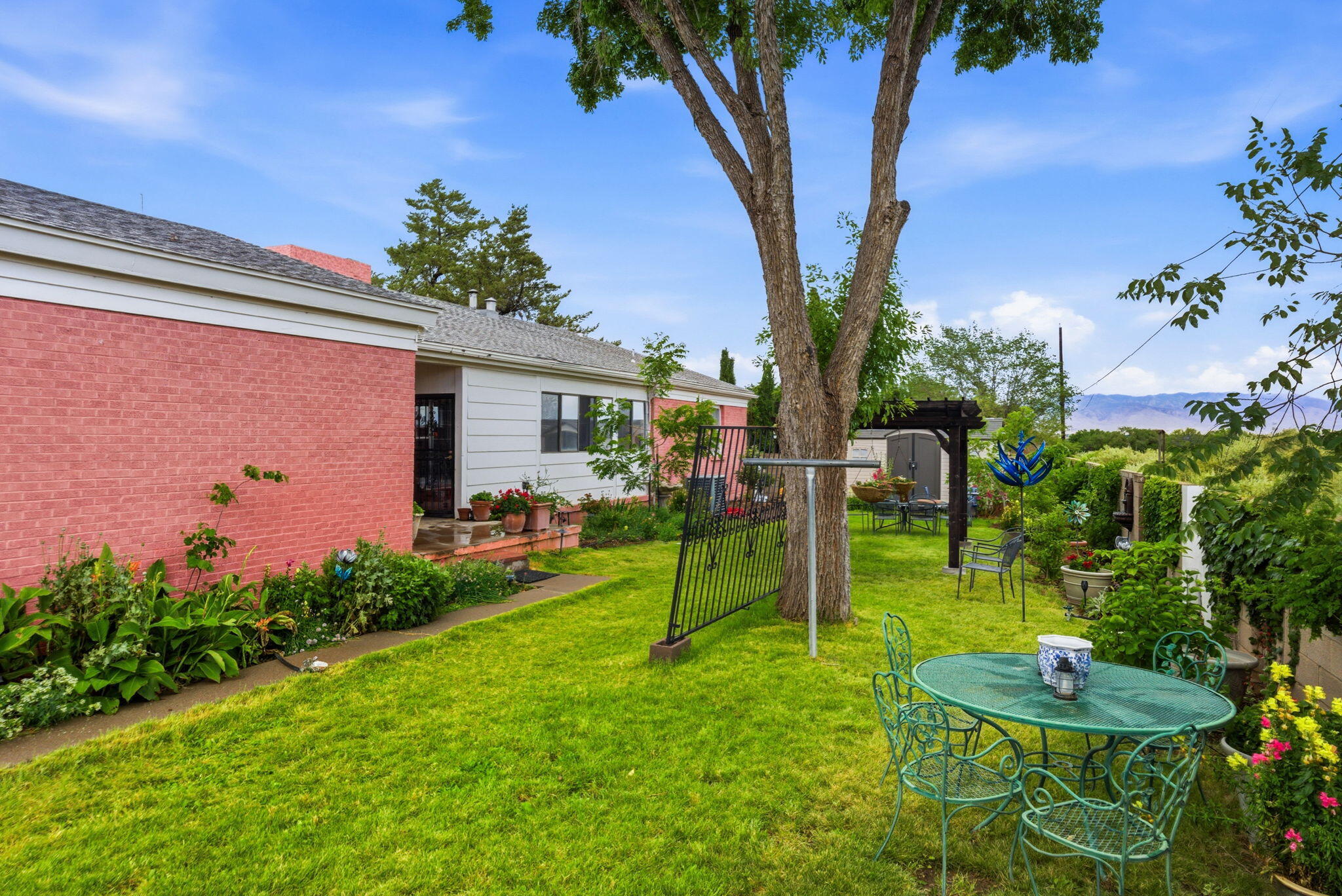Photo 10 — 1515 W Reinken Avenue