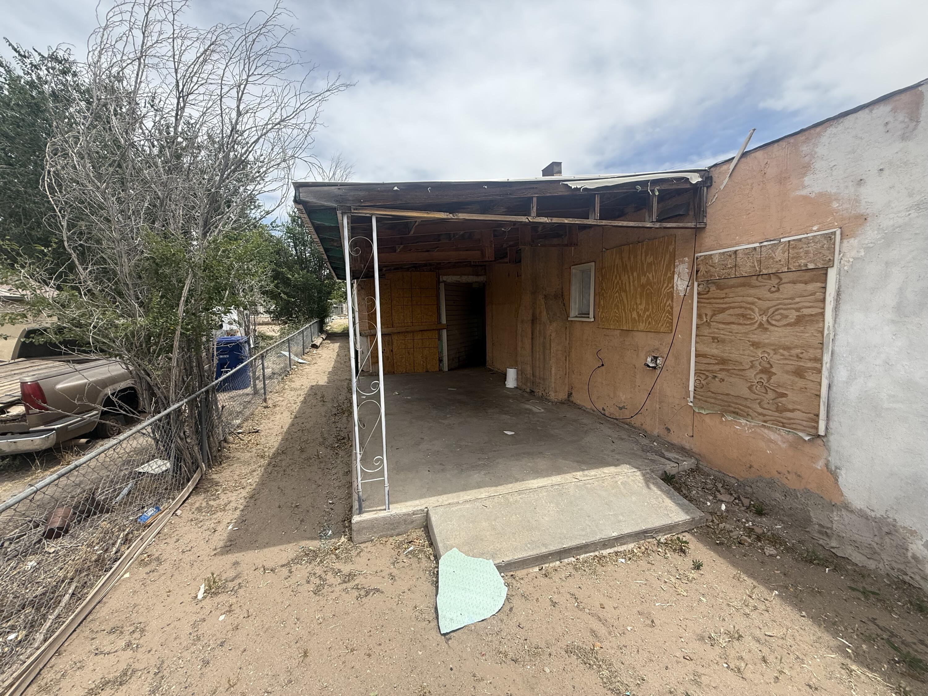 Photo 2 — 1317 Edith Boulevard SE