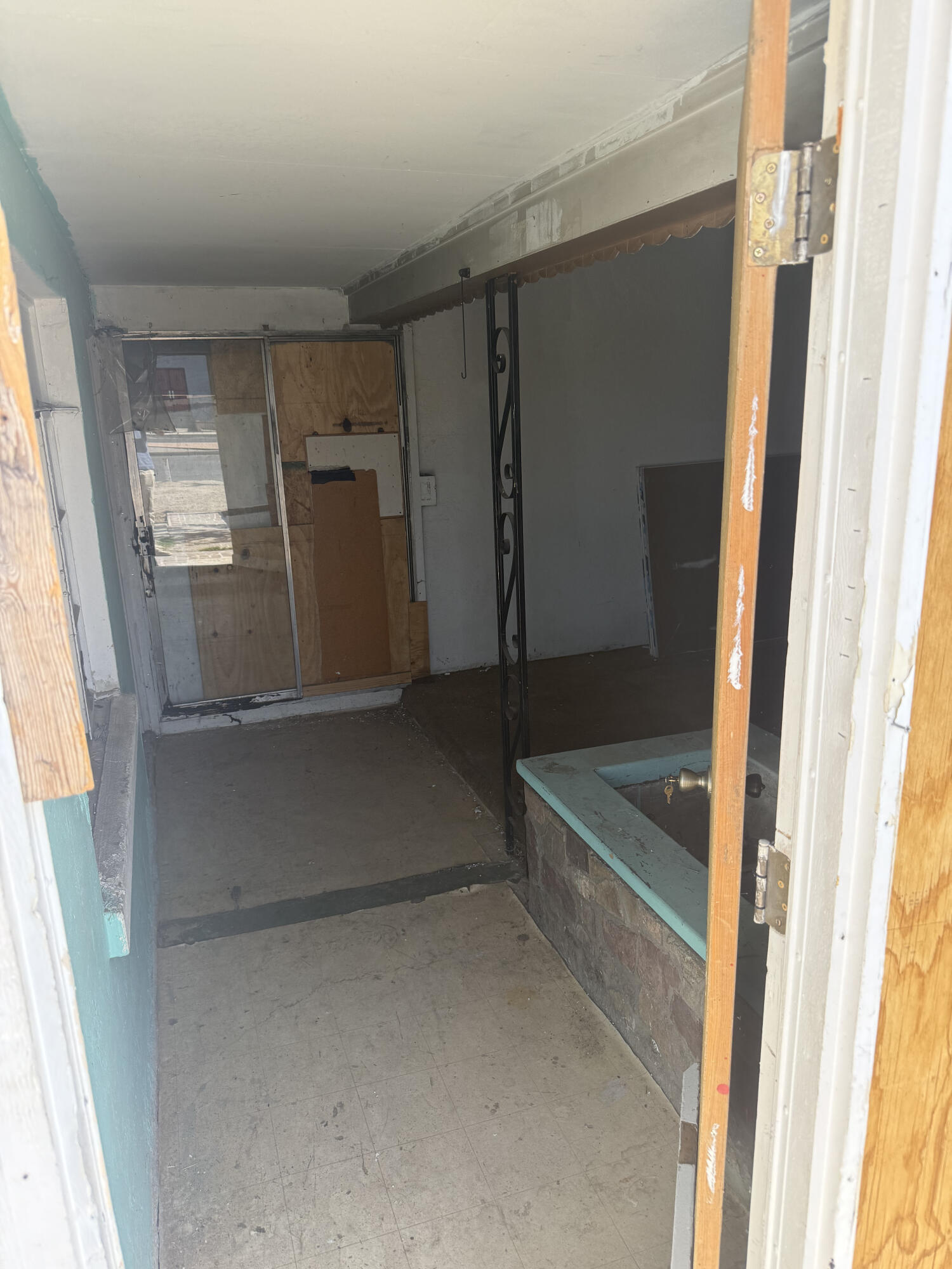 Photo 5 — 1317 Edith Boulevard SE