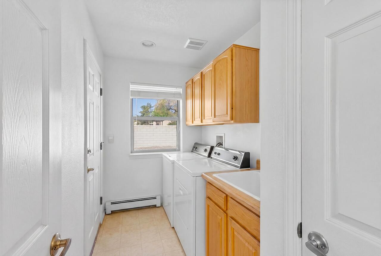 Photo 9 — 3201 Oakmount Drive SE