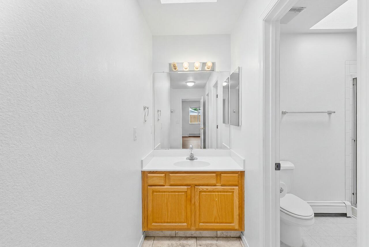 Photo 12 — 3201 Oakmount Drive SE
