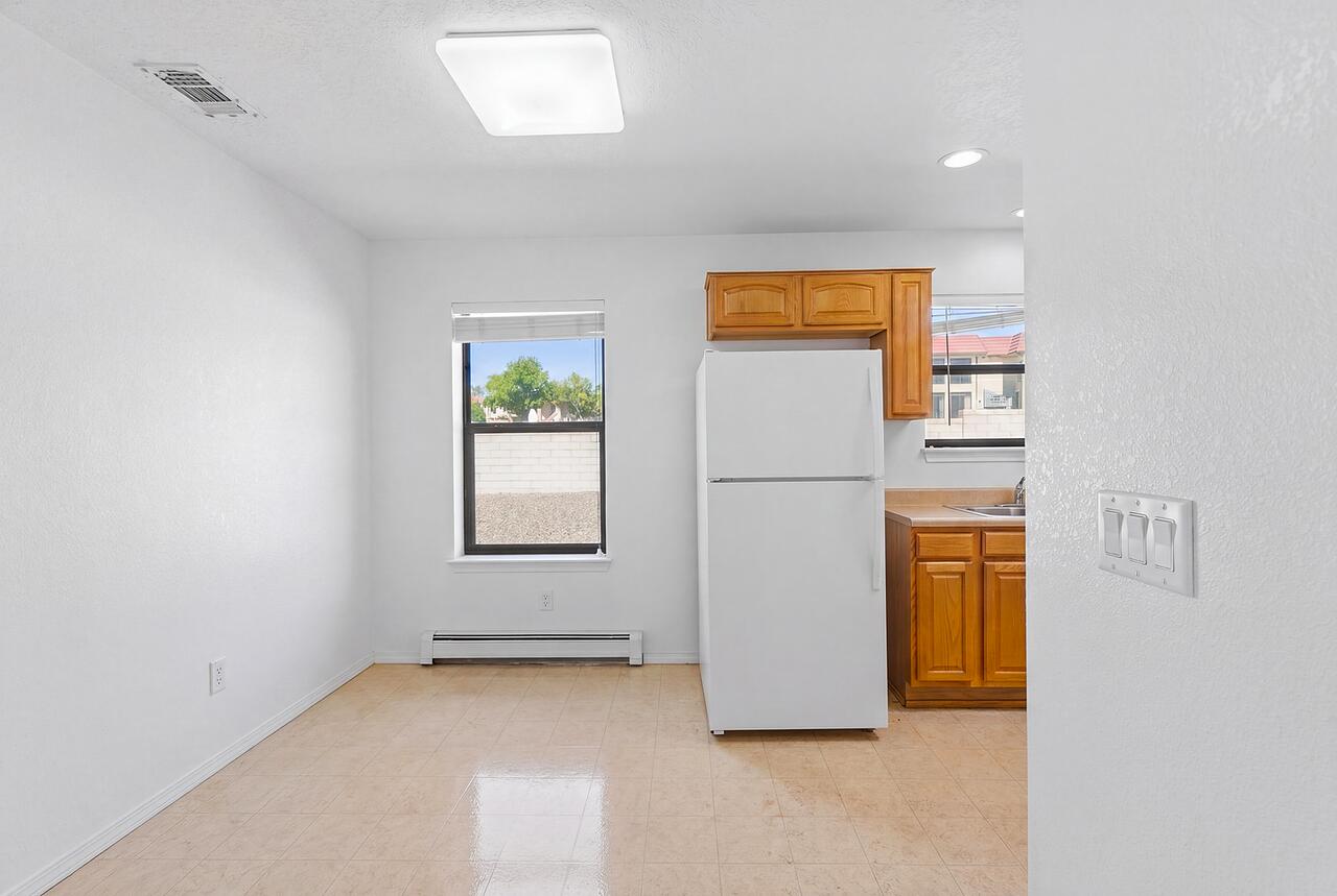 Photo 5 — 3201 Oakmount Drive SE