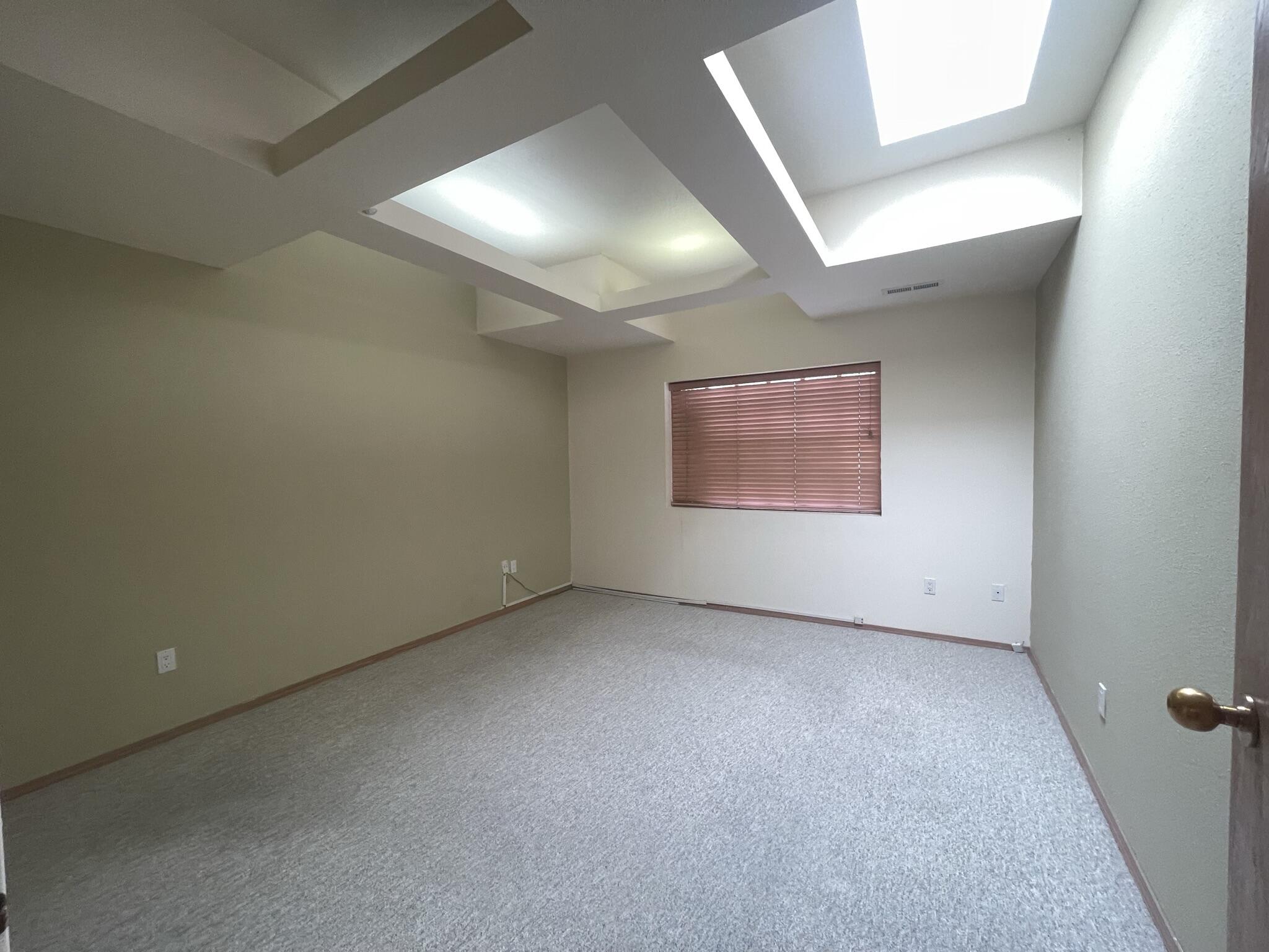 Photo 17 — 1709 Girard Boulevard NE