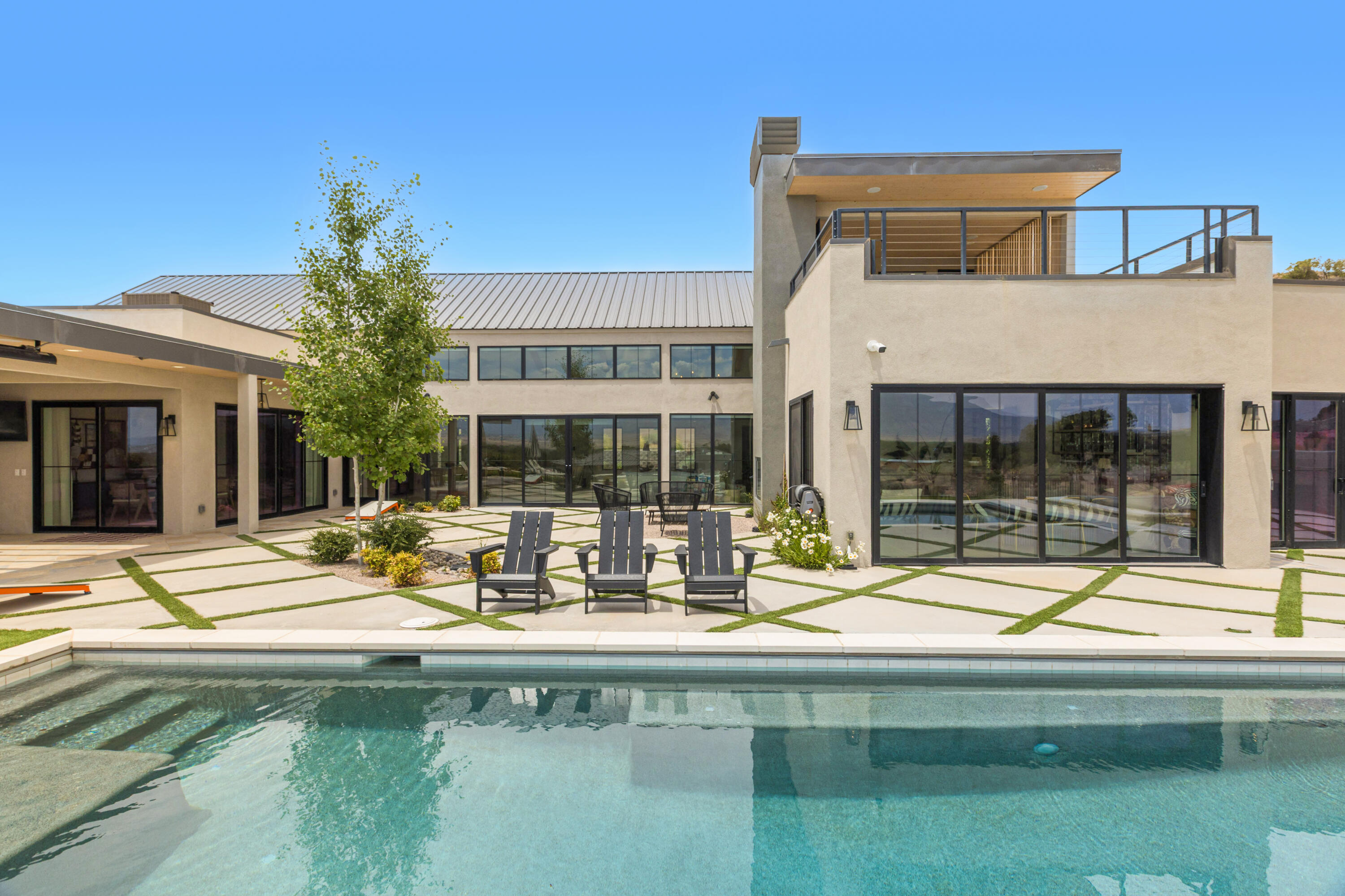 Photo 9 — 1524 W Ella Drive