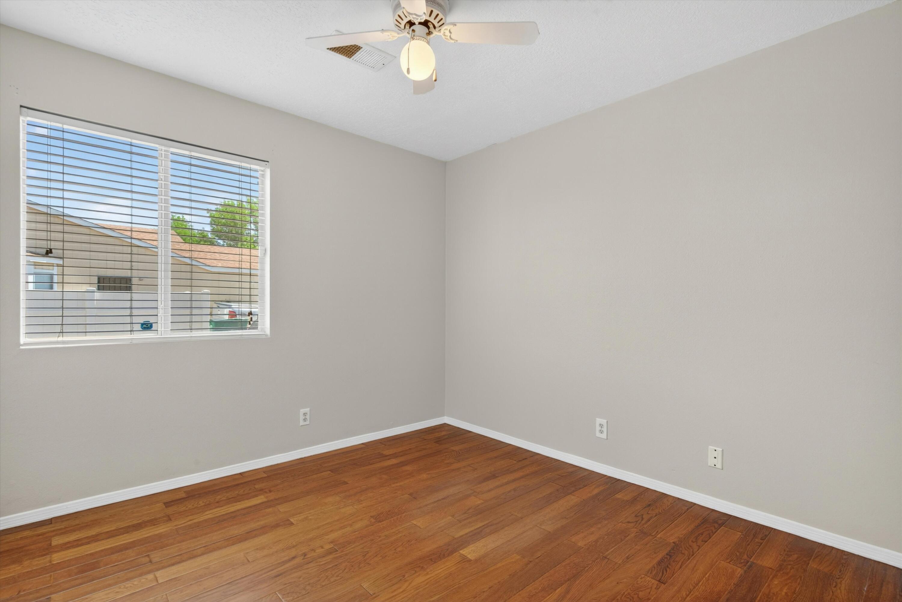 Photo 20 — 2413 Agua Fria Drive NE