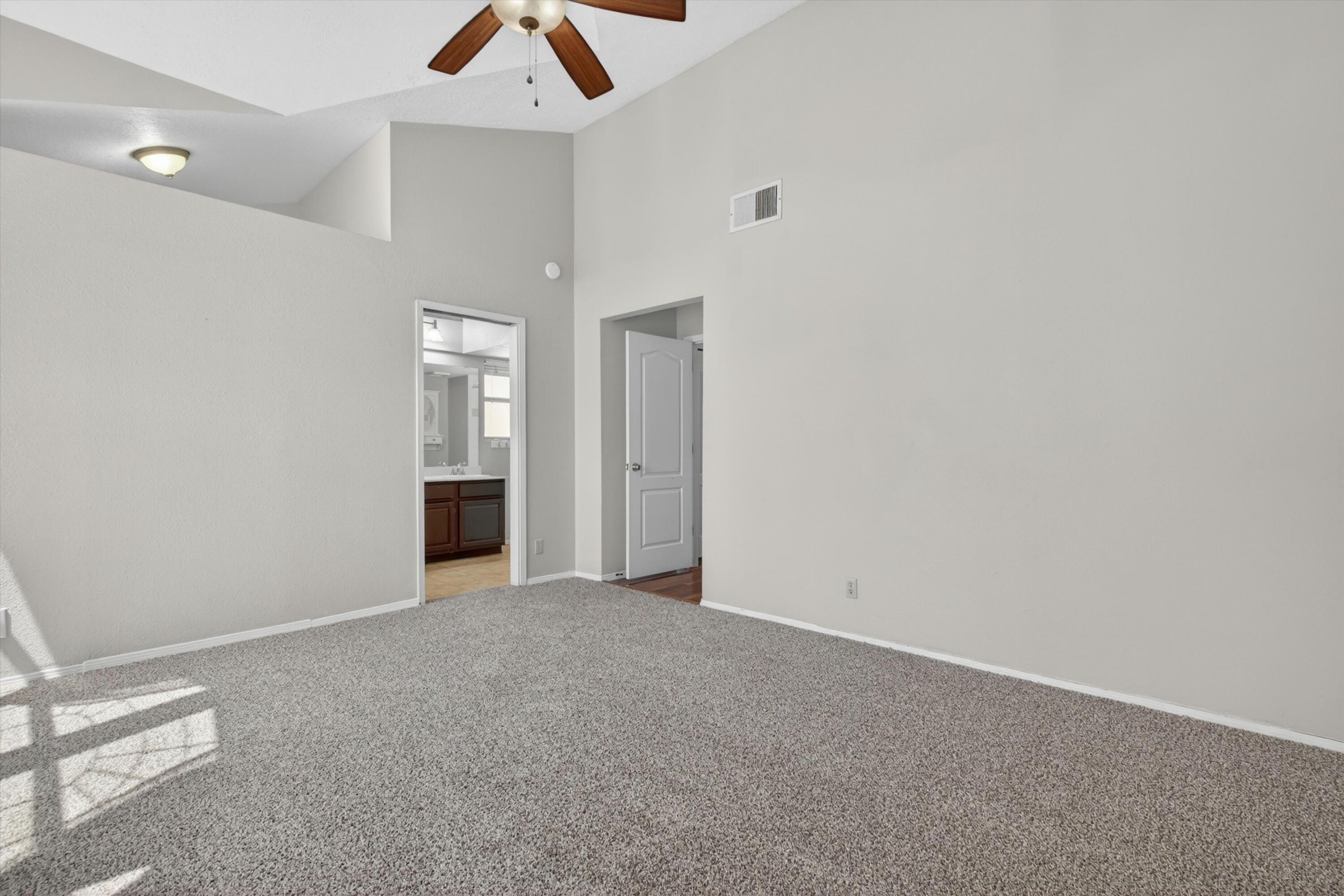 Photo 17 — 2413 Agua Fria Drive NE