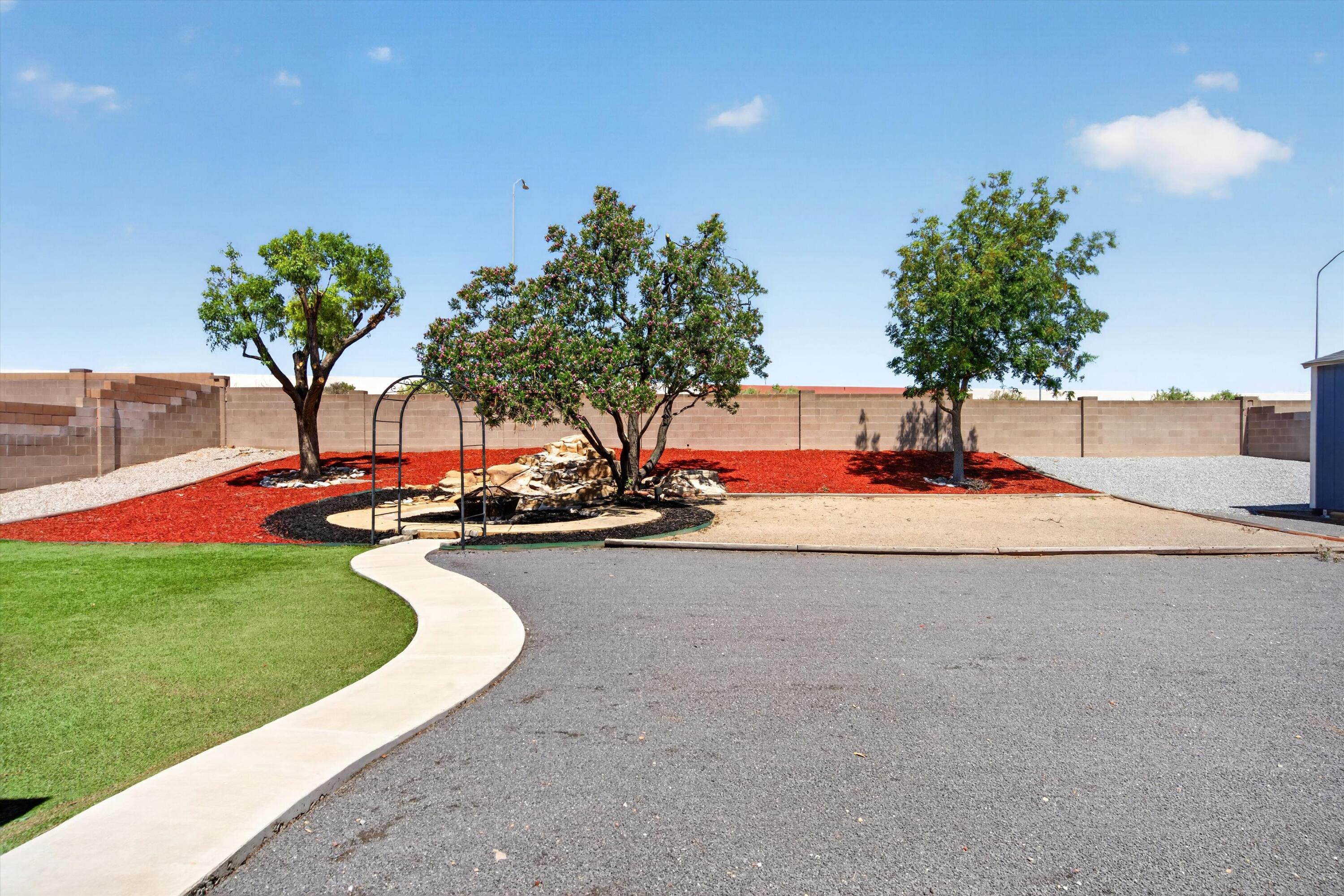 Photo 14 — 2413 Agua Fria Drive NE