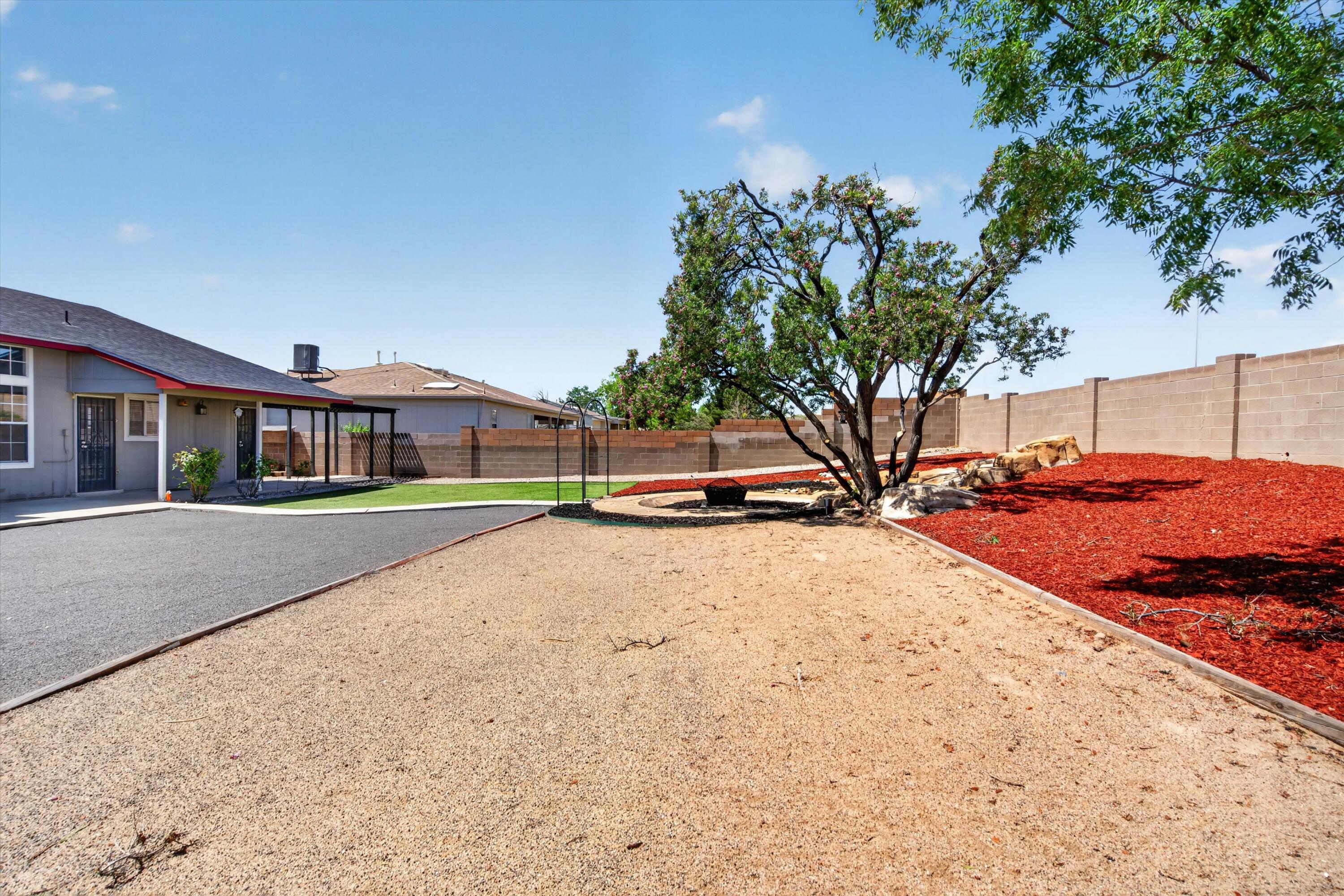 Photo 8 — 2413 Agua Fria Drive NE