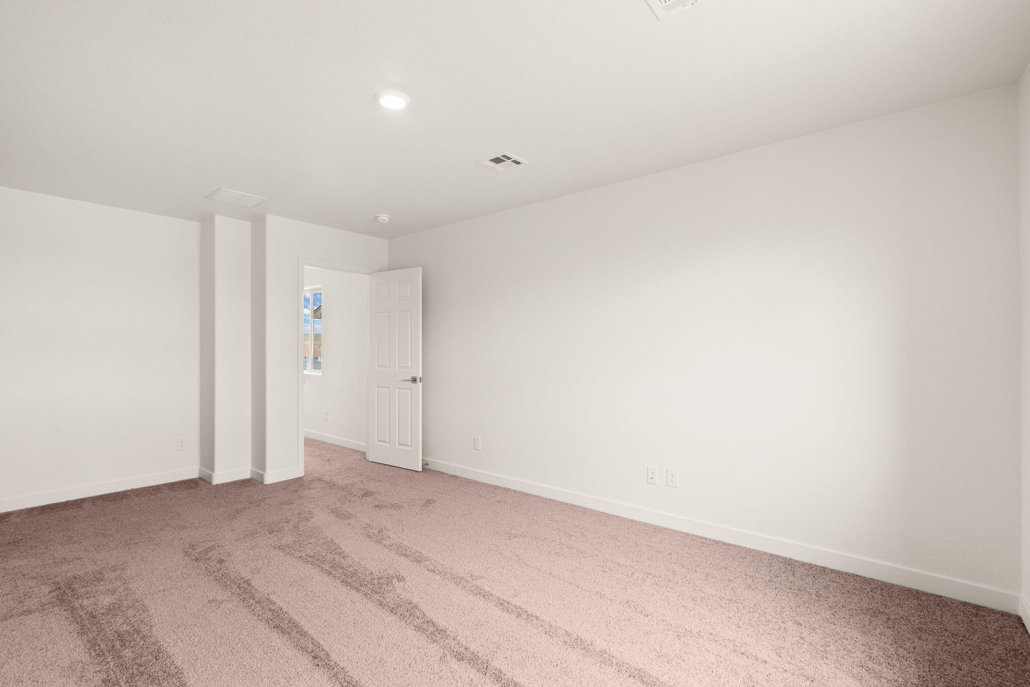 Photo 14 — 1515 Rawhide Loop NE