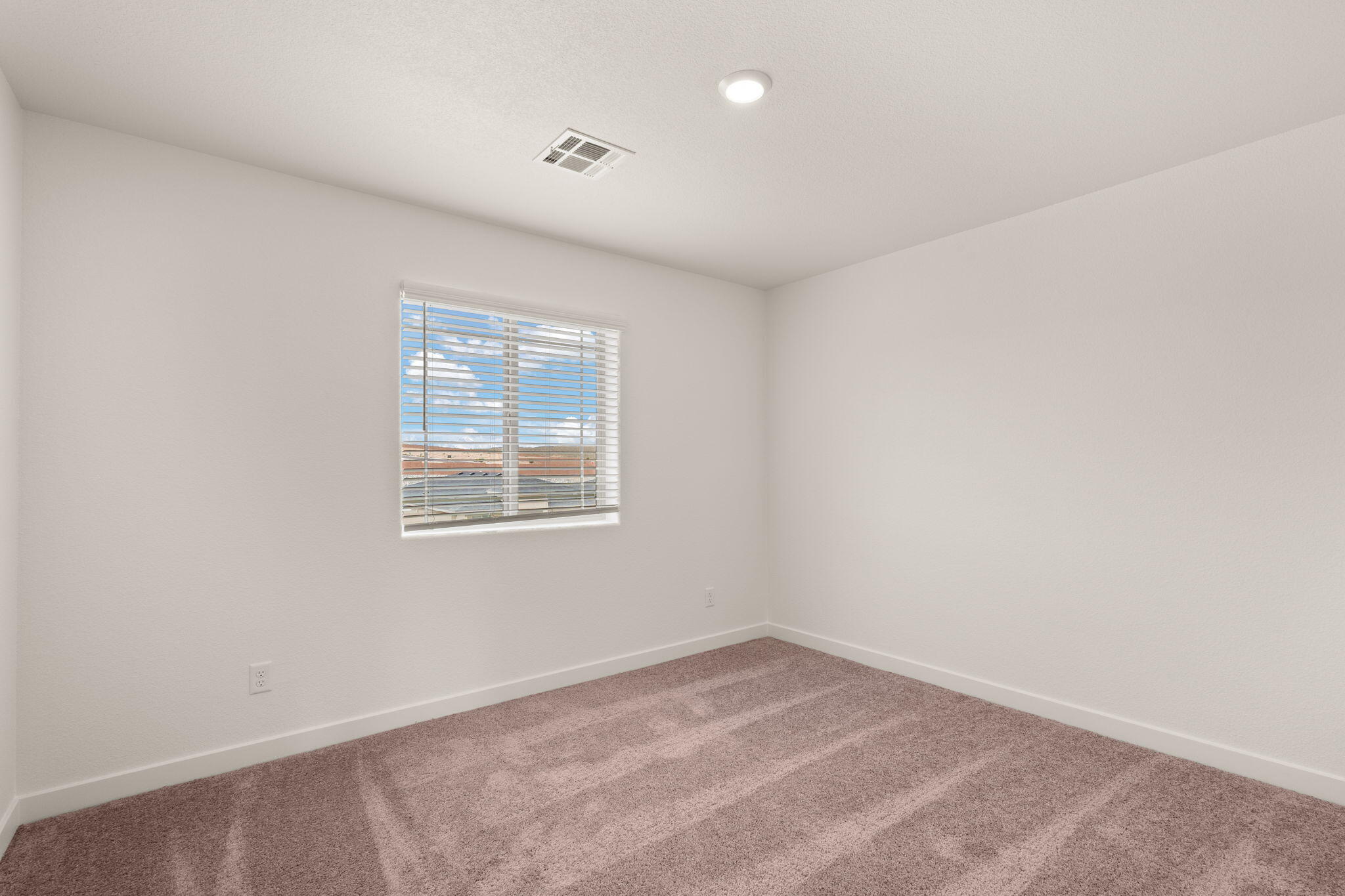 Photo 11 — 1515 Rawhide Loop NE