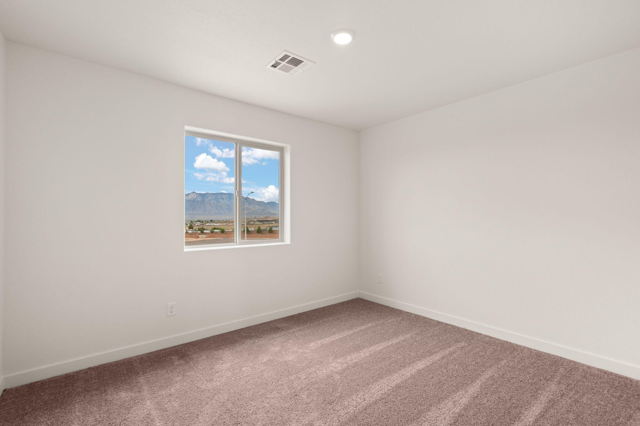 Photo 5 — 1515 Rawhide Loop NE