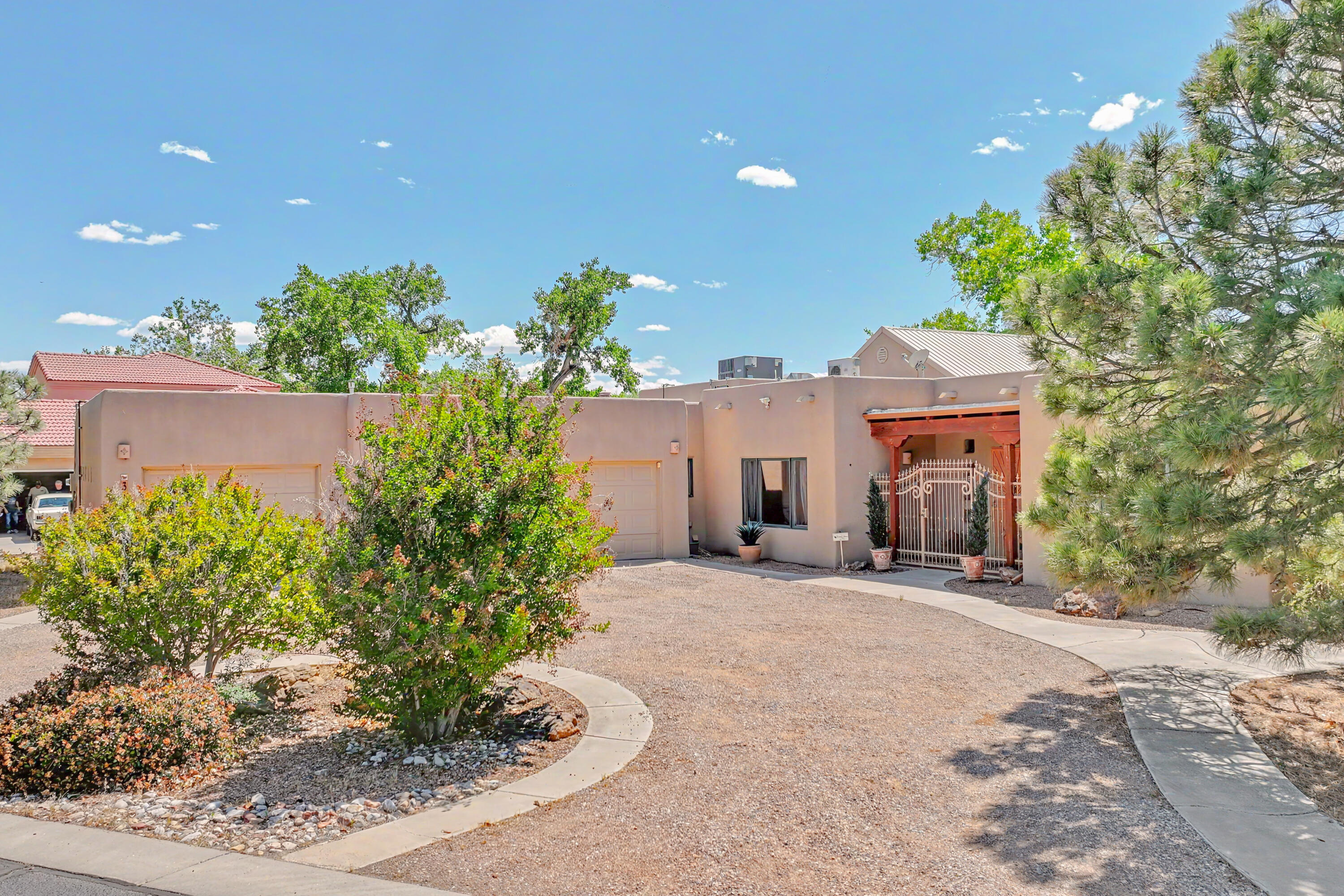 315 Laguna Seca Lane NW, Albuquerque, NM 87104
