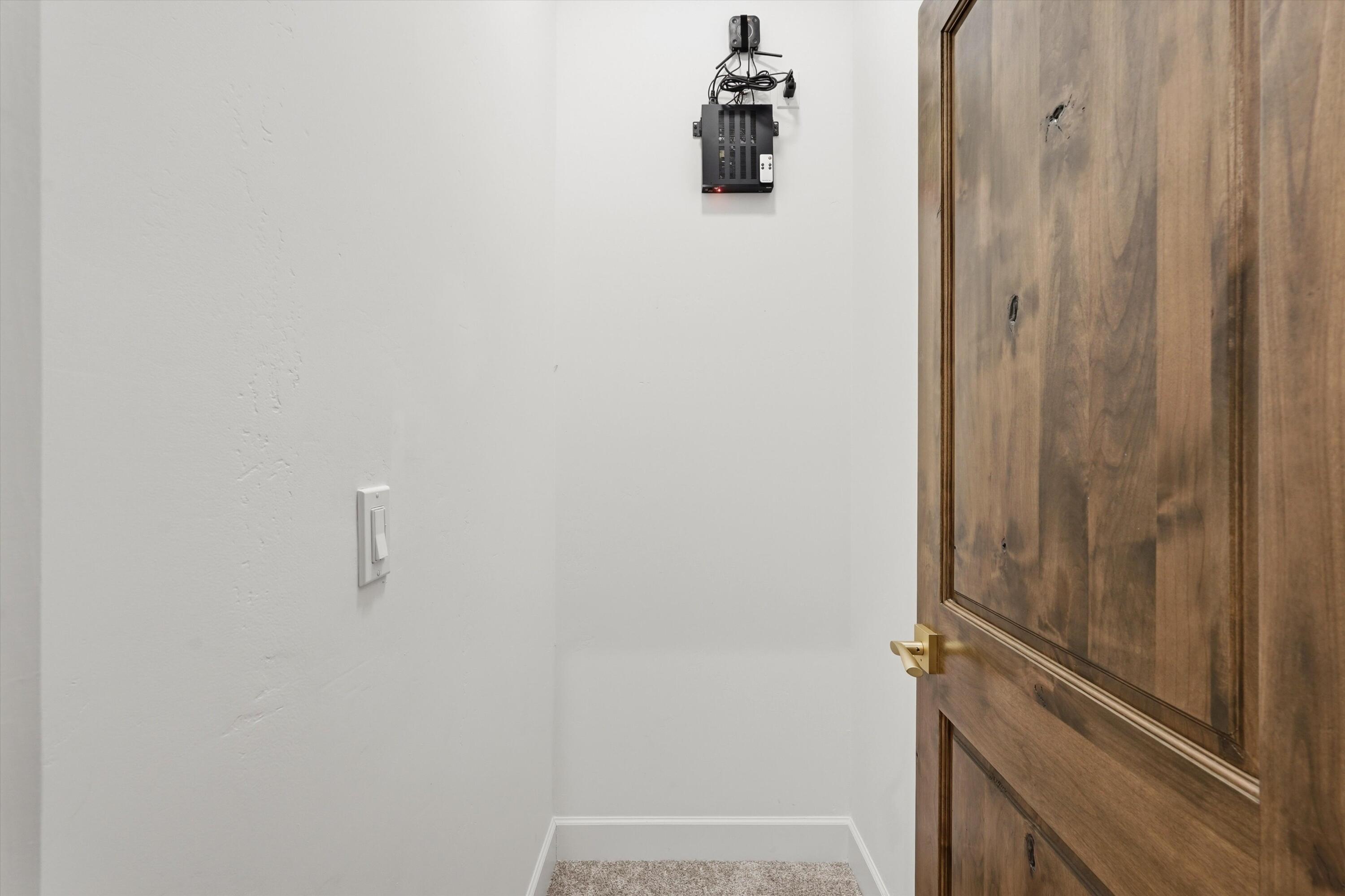 Photo 10 — 2021 Santa Ana Road NE