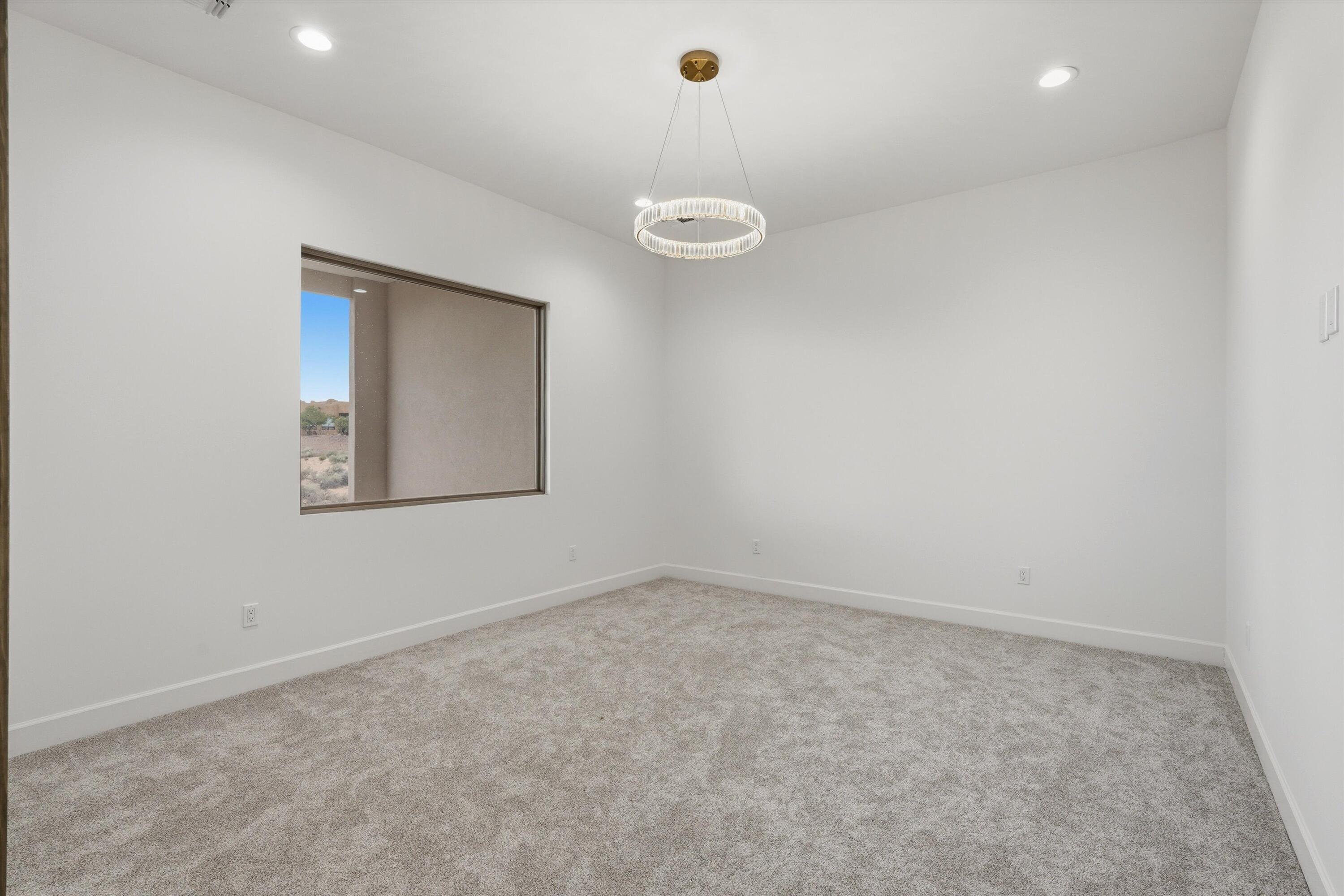 Photo 14 — 2021 Santa Ana Road NE