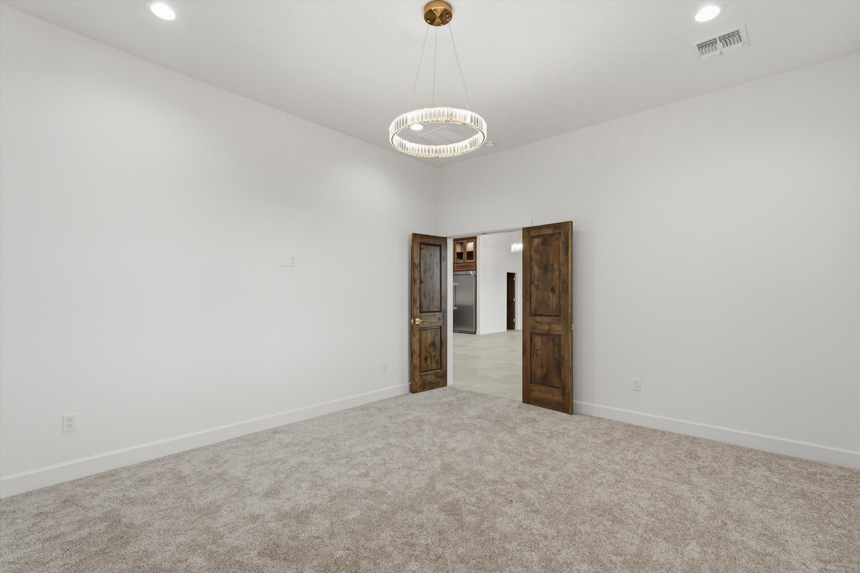 Photo 15 — 2021 Santa Ana Road NE