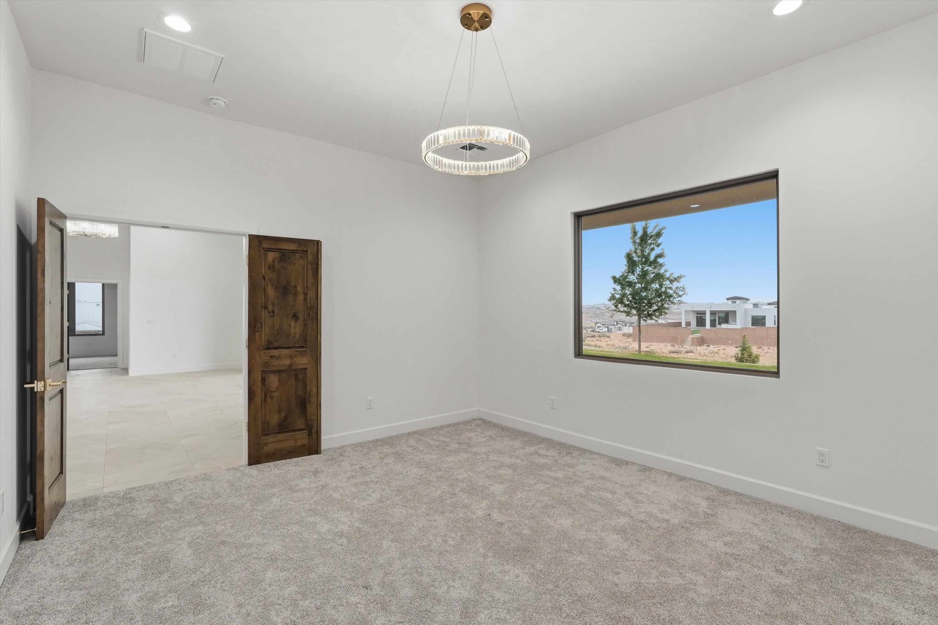 Photo 16 — 2021 Santa Ana Road NE