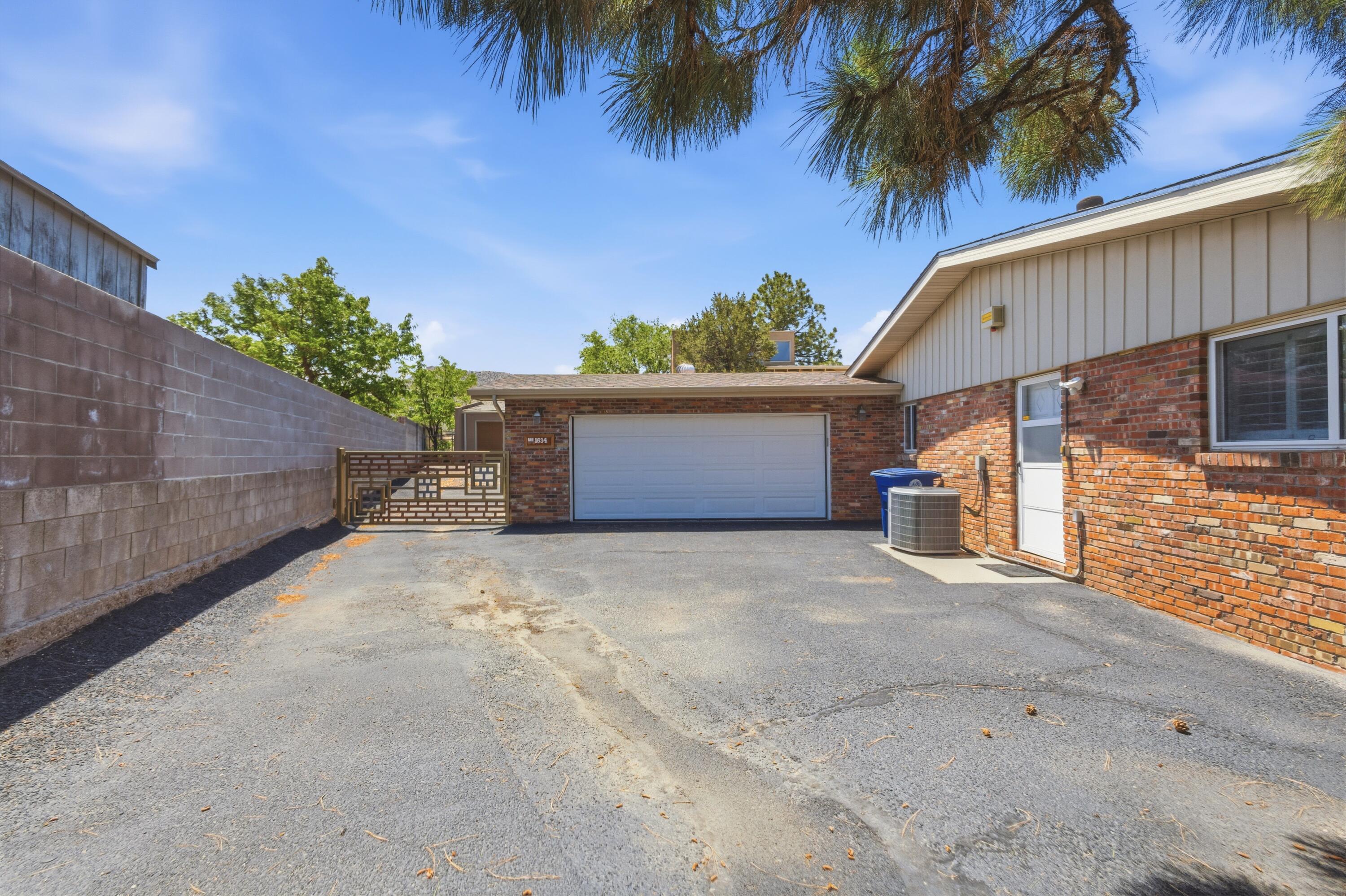 Photo 14 — 1634 Sagebrush Trail SE