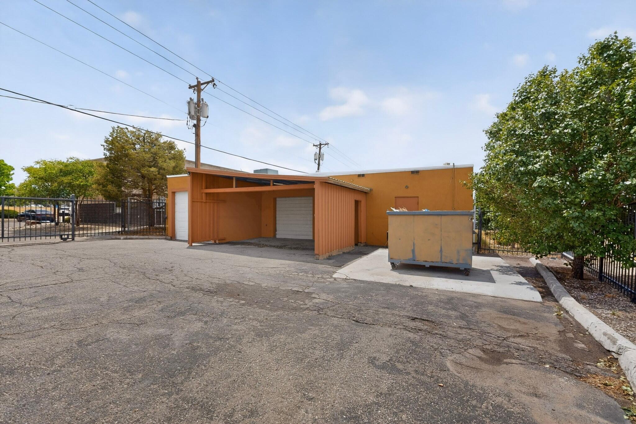 Photo 9 — 528 Juan Tabo Boulevard NE