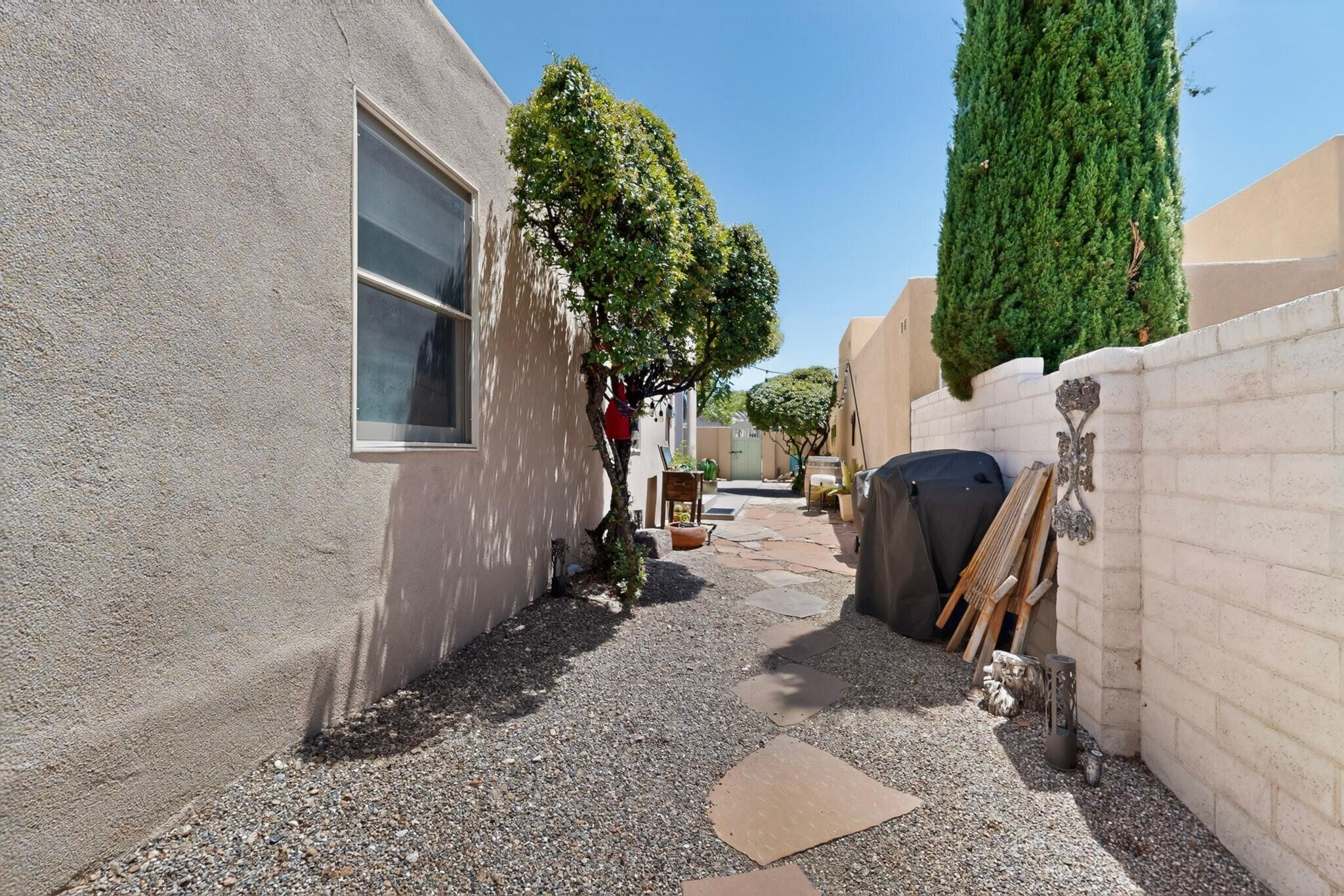Photo 4 — 9107 La Costa Drive NE
