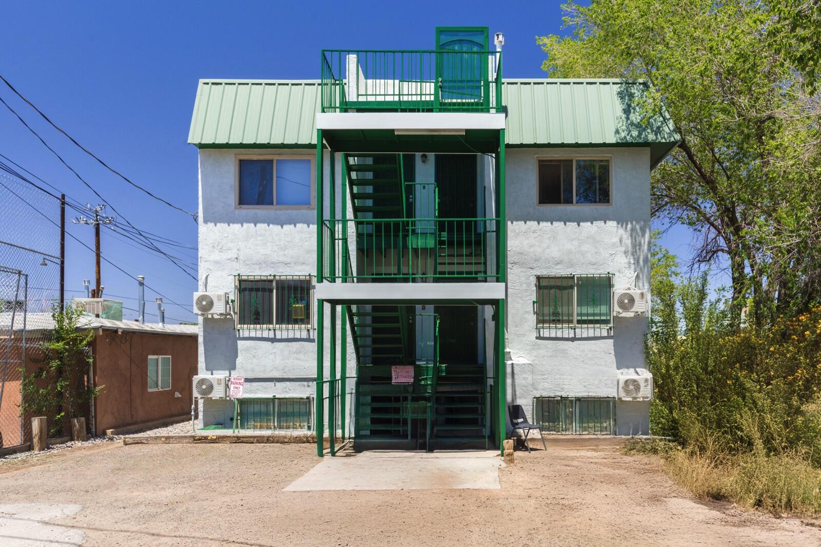 2104 Lead Avenue SE, Albuquerque, NM 87106