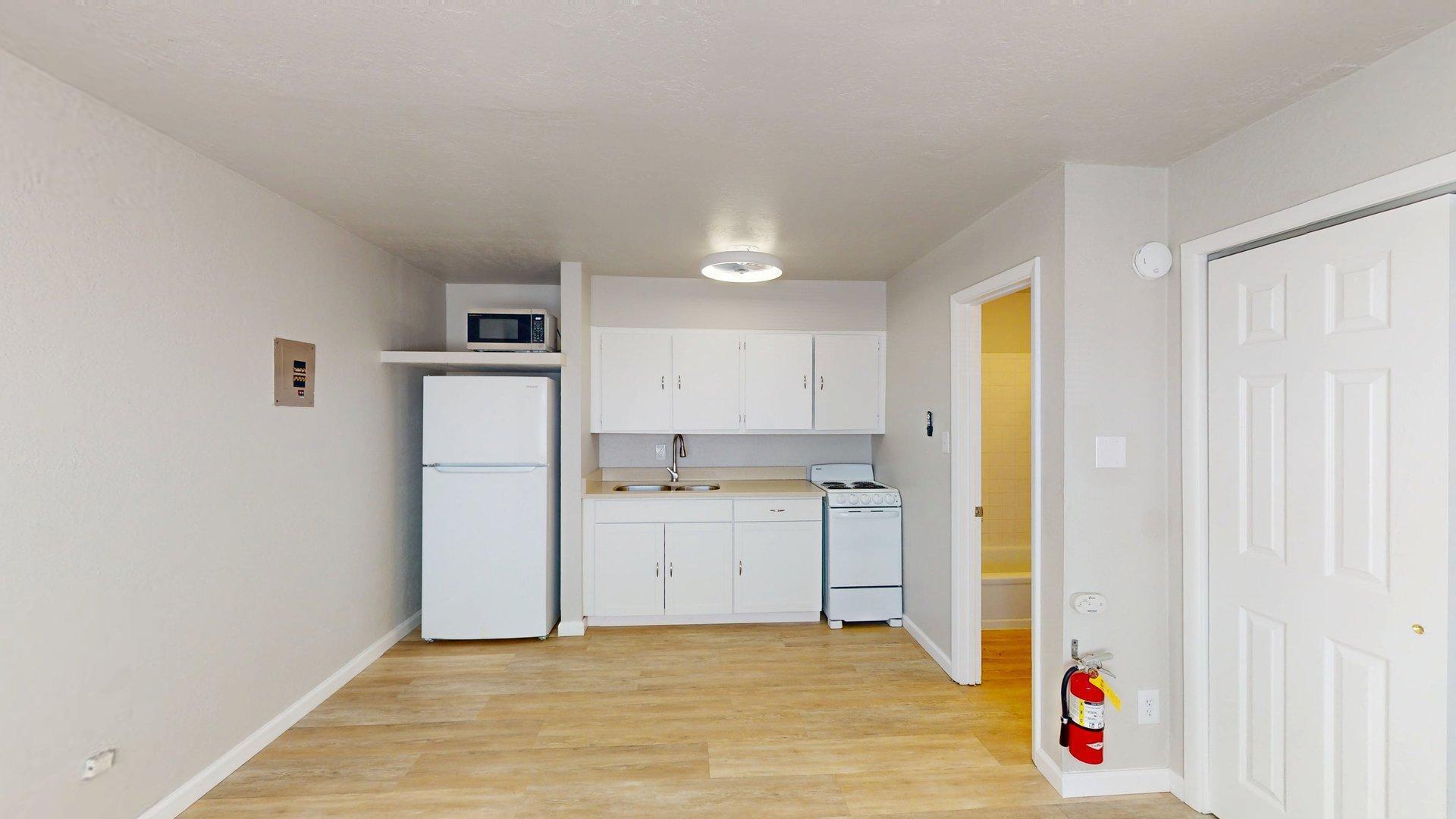 Photo 12 — 2104 Lead Avenue SE