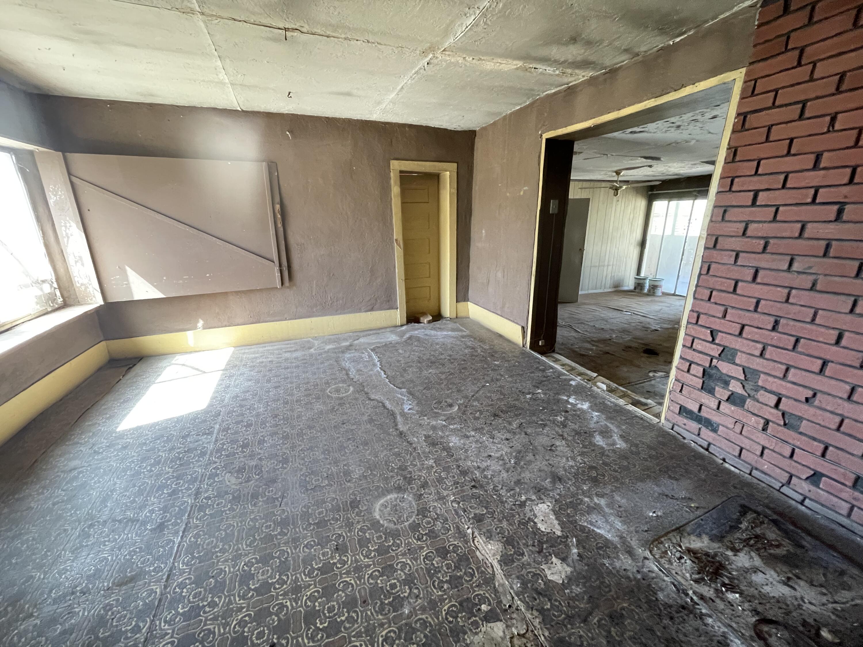 Photo 2 — 503 S Pine Street