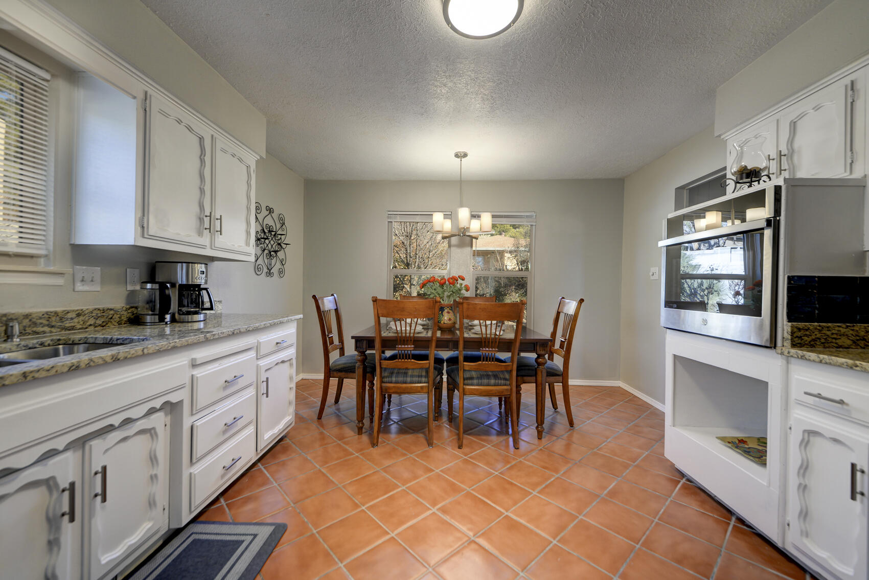 Photo 15 — 3900 Embudito Drive NE