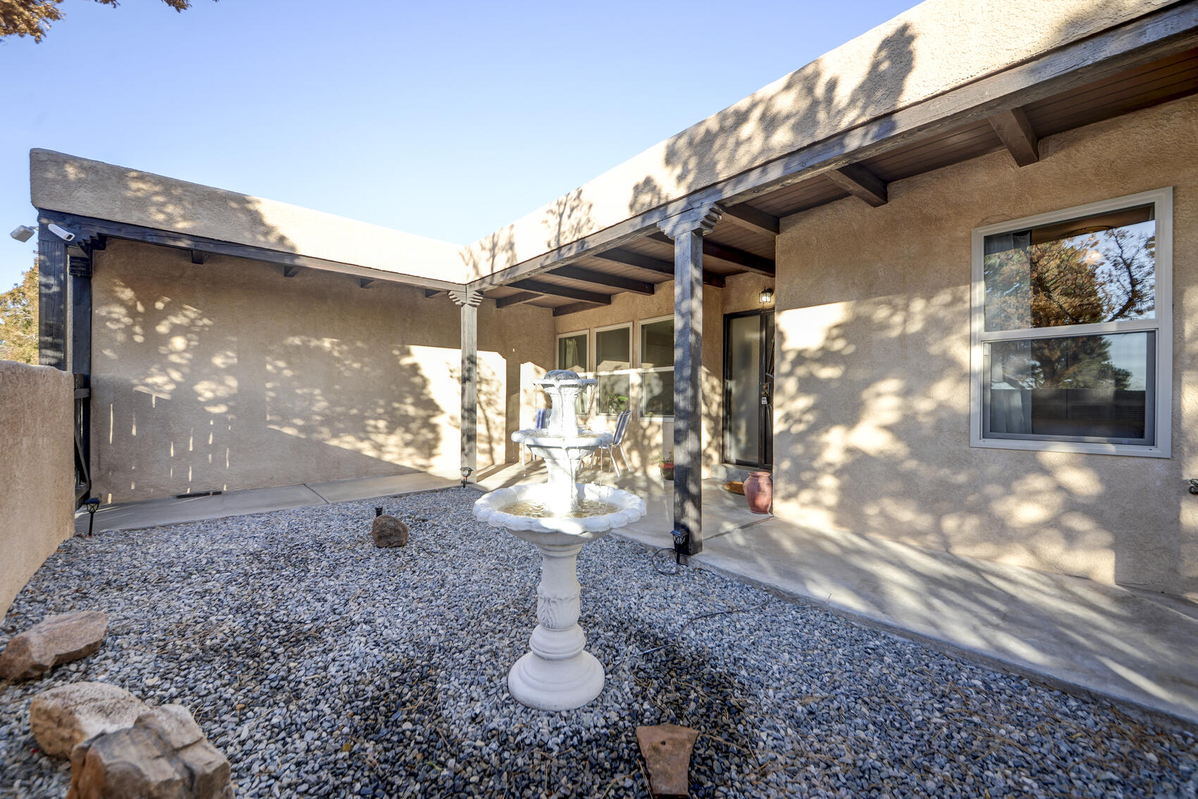 Photo 12 — 3900 Embudito Drive NE