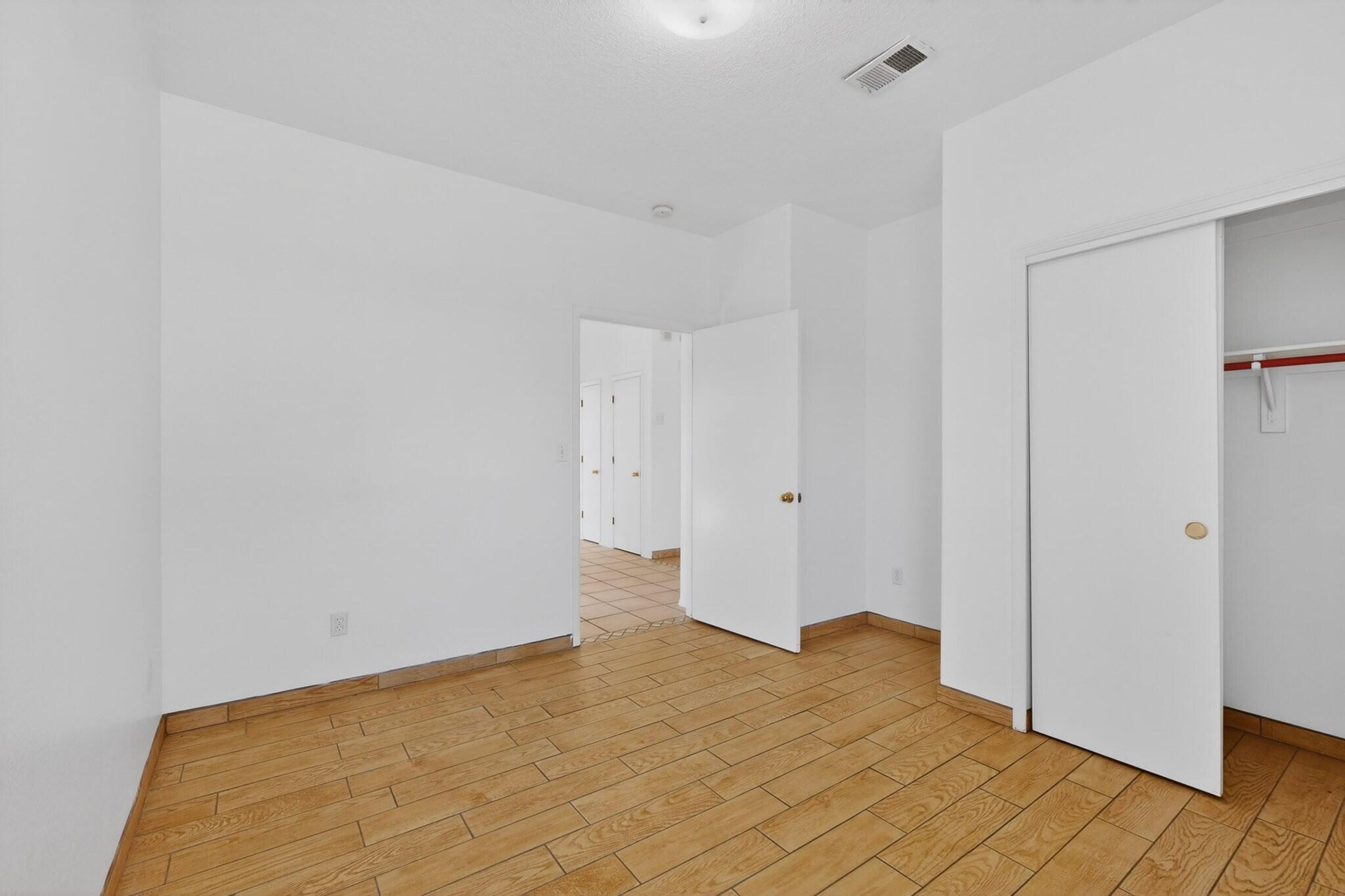 Photo 19 — 235 Glenridge Park Lane NE