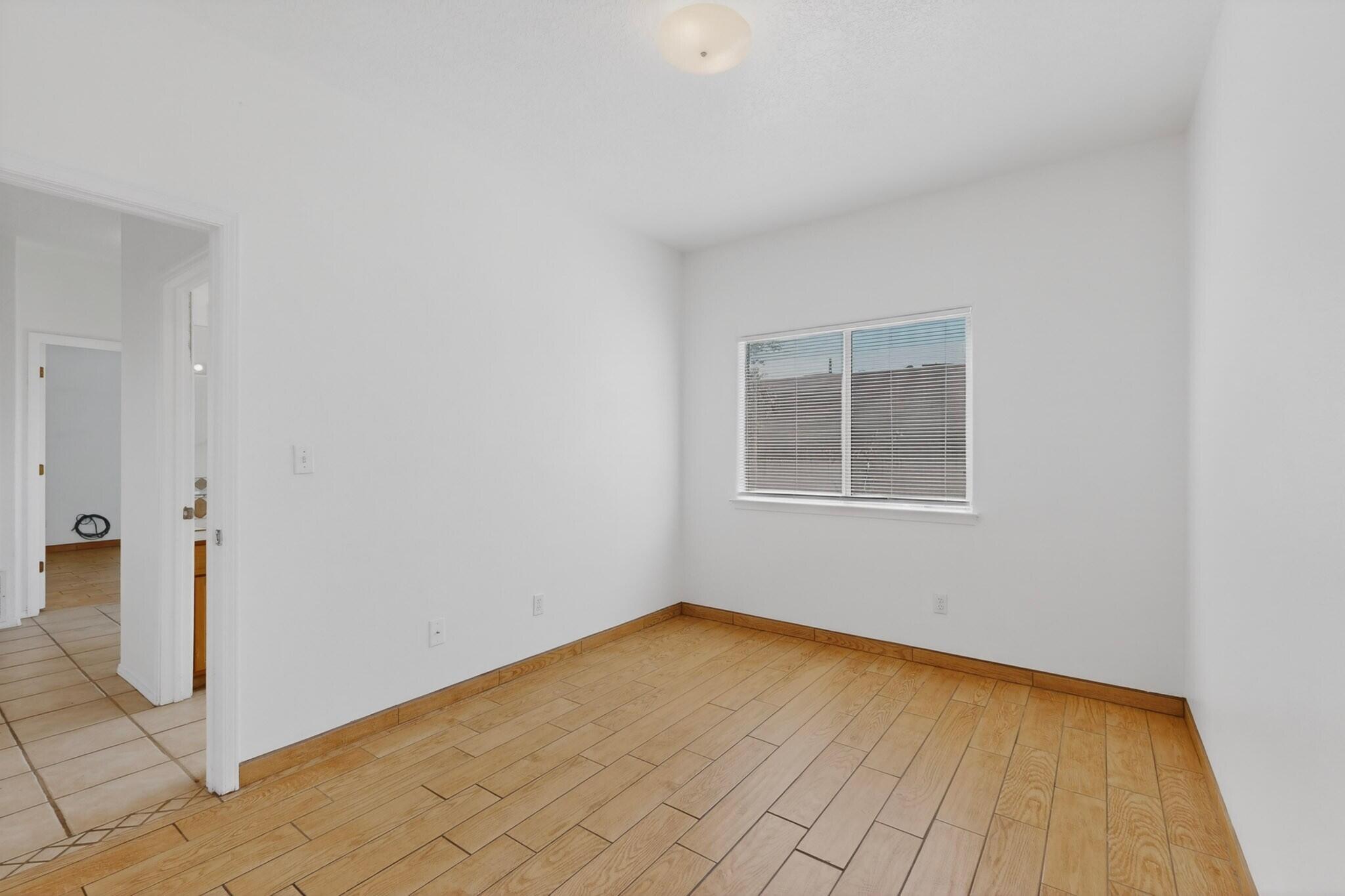Photo 16 — 235 Glenridge Park Lane NE