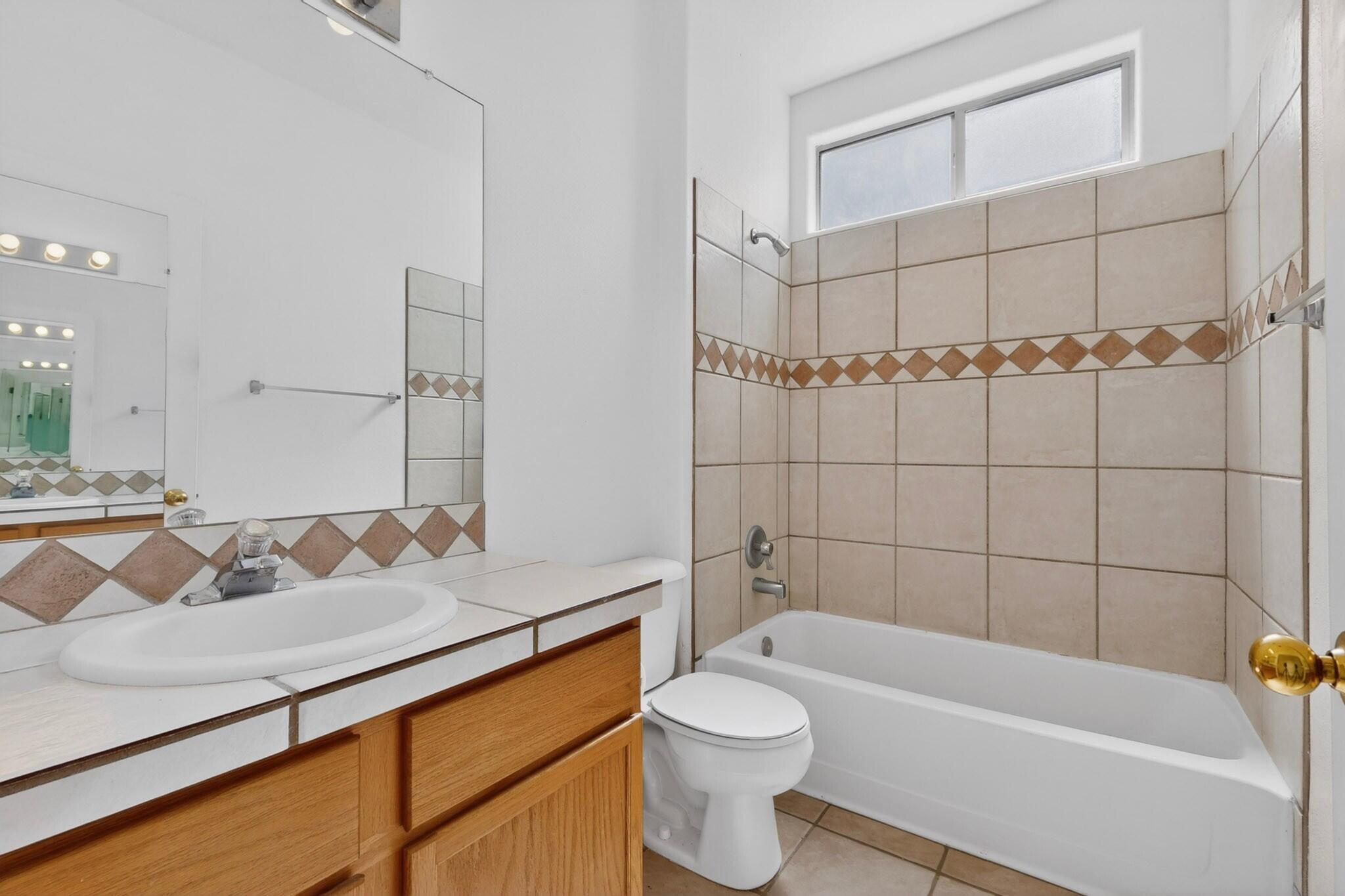 Photo 13 — 235 Glenridge Park Lane NE